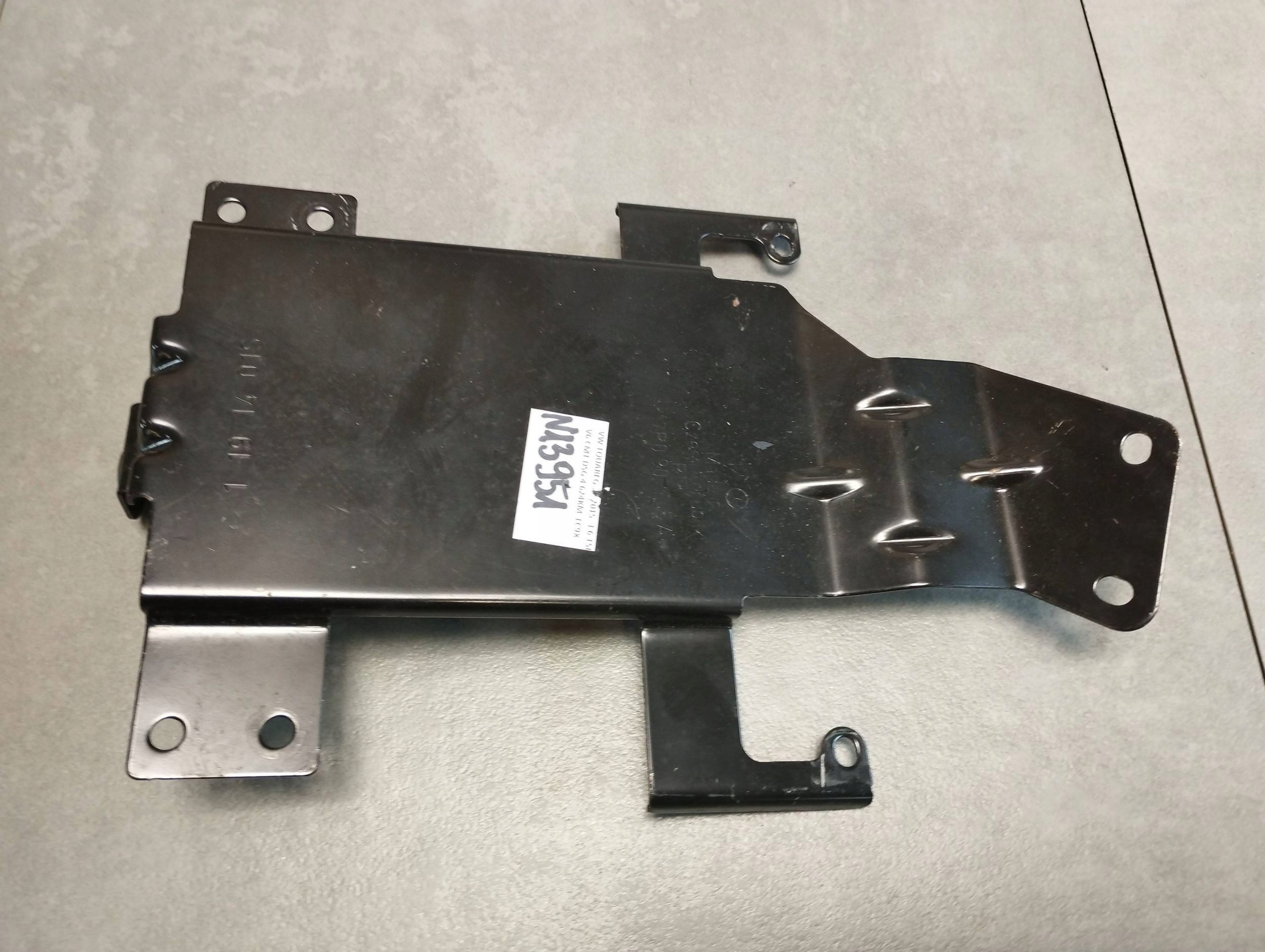 Volkswagen Touareg 7P bracket KOMPUTERA 7P0907645A