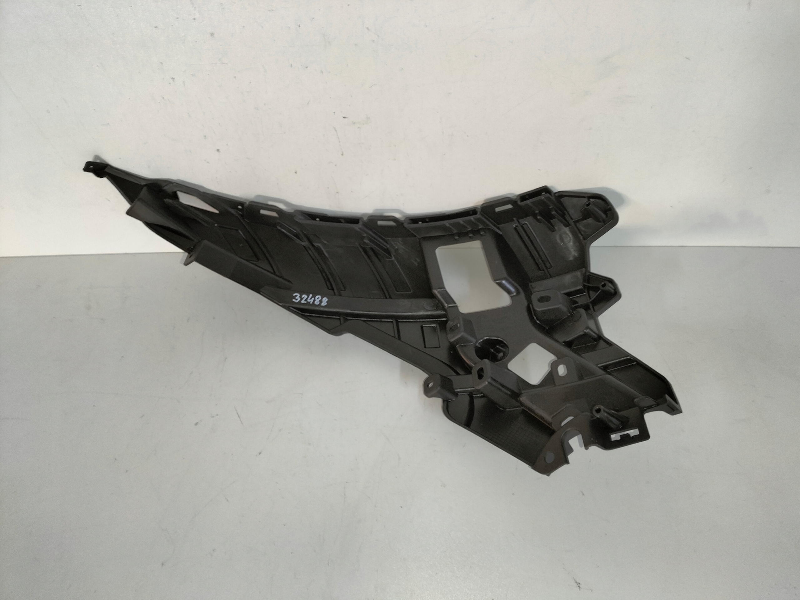 support holder of a bumper front left HYUNDAI KONA II SX2 EV 23