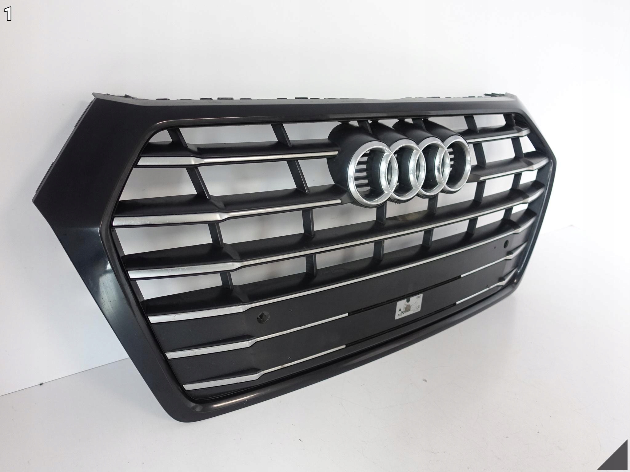 AUDI Q5 80A II FY S-LINE 17-21 ZDERZAK GRILL ATRAPA CZARNY (PDC/KAMERA) Numer katalogowy części 80A853651E