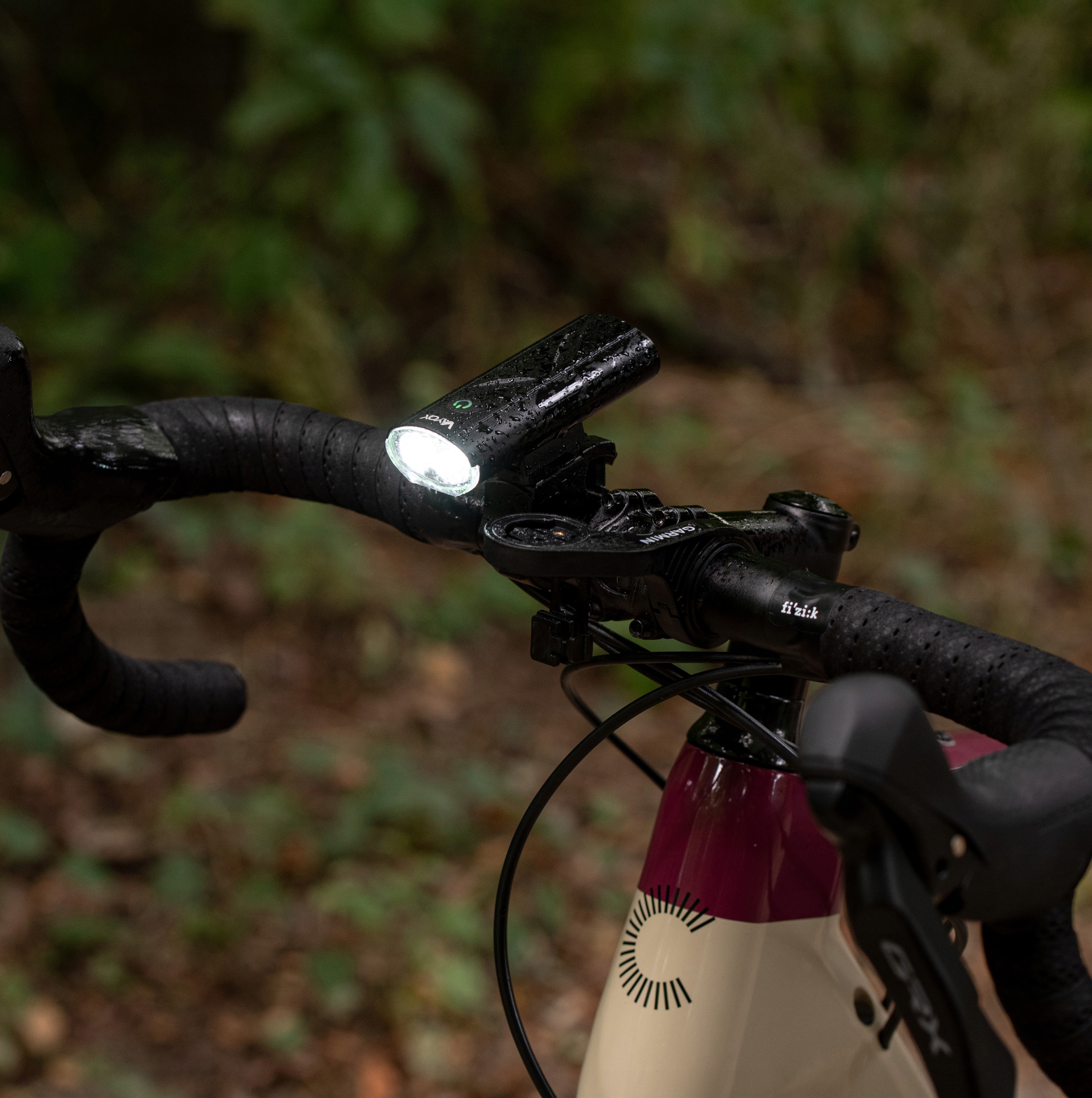 LAMPKA ROWEROWA LED NA PRZÓD USB-C LAMPA IPX VAYOX Model VA0111