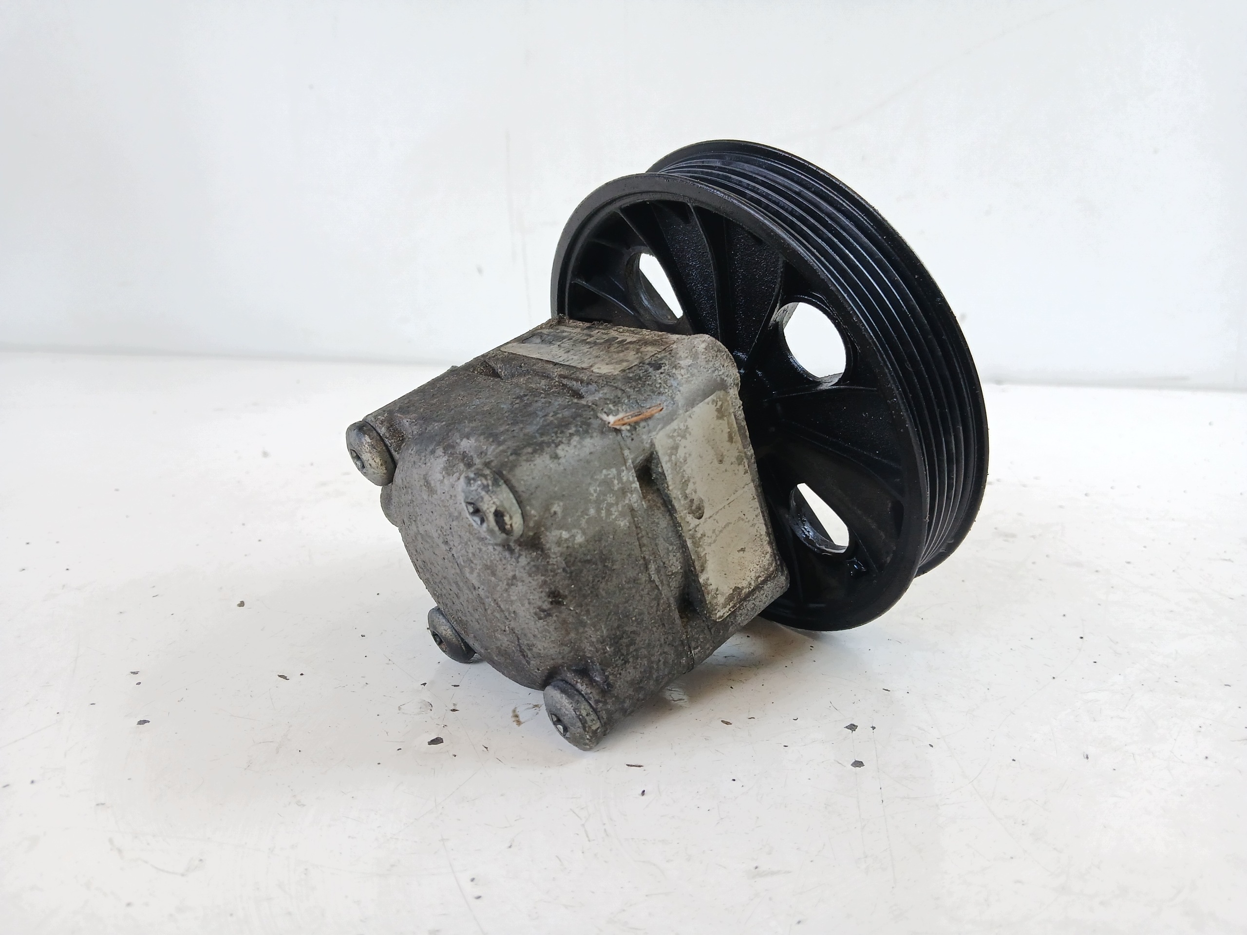 VOLVO S60 i V70 II S80 2.4 D servo pumpa 9485757