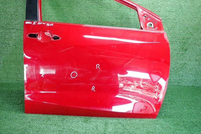 TOYOTA YARIS IV 20- door right front front