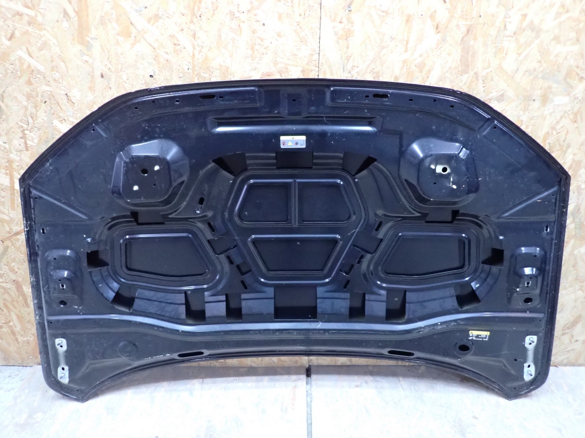 MASKA POKRYWA SILNIKA AUDI Q4 E TRON 89A F4N 2021- 89A823029 Typ samochodu 4x4/SUV Samochody osobowe