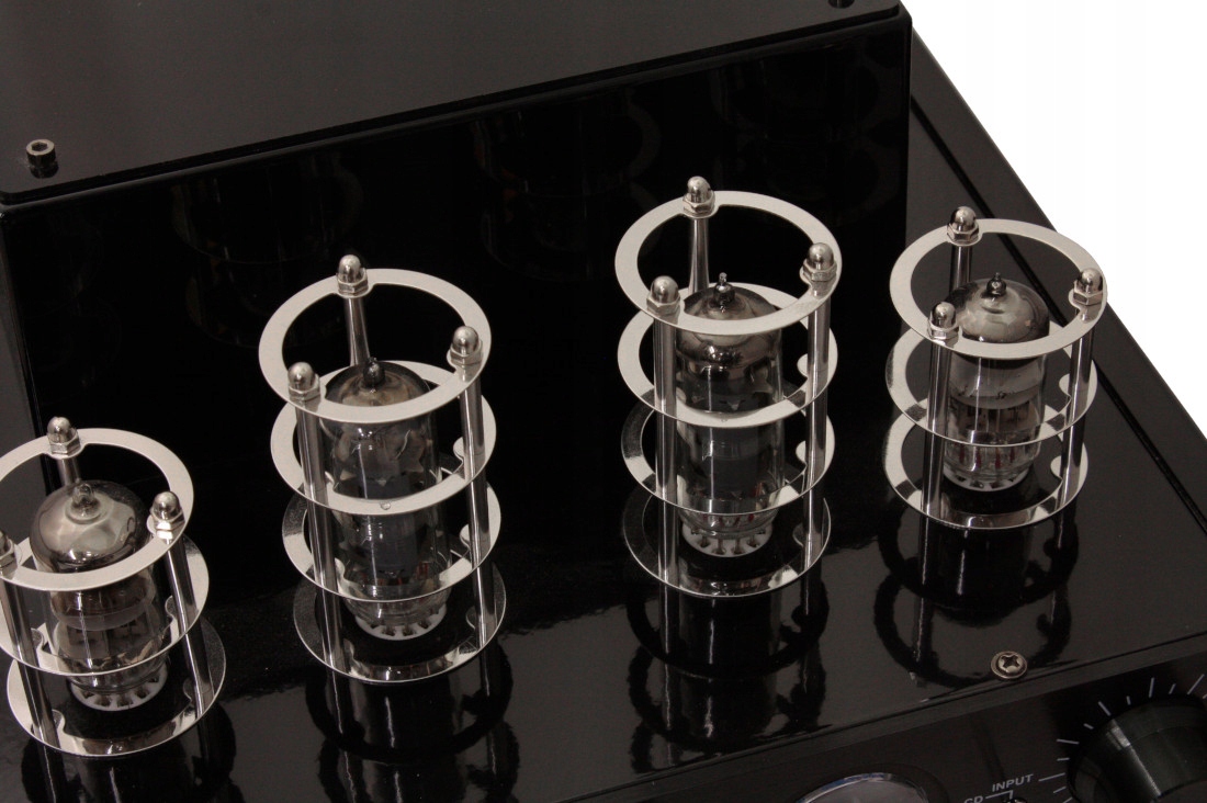 Hybrydowy wzmacniacz lampowy Voice Kraft 62TA-VK czarny Stan opakowania oryginalne