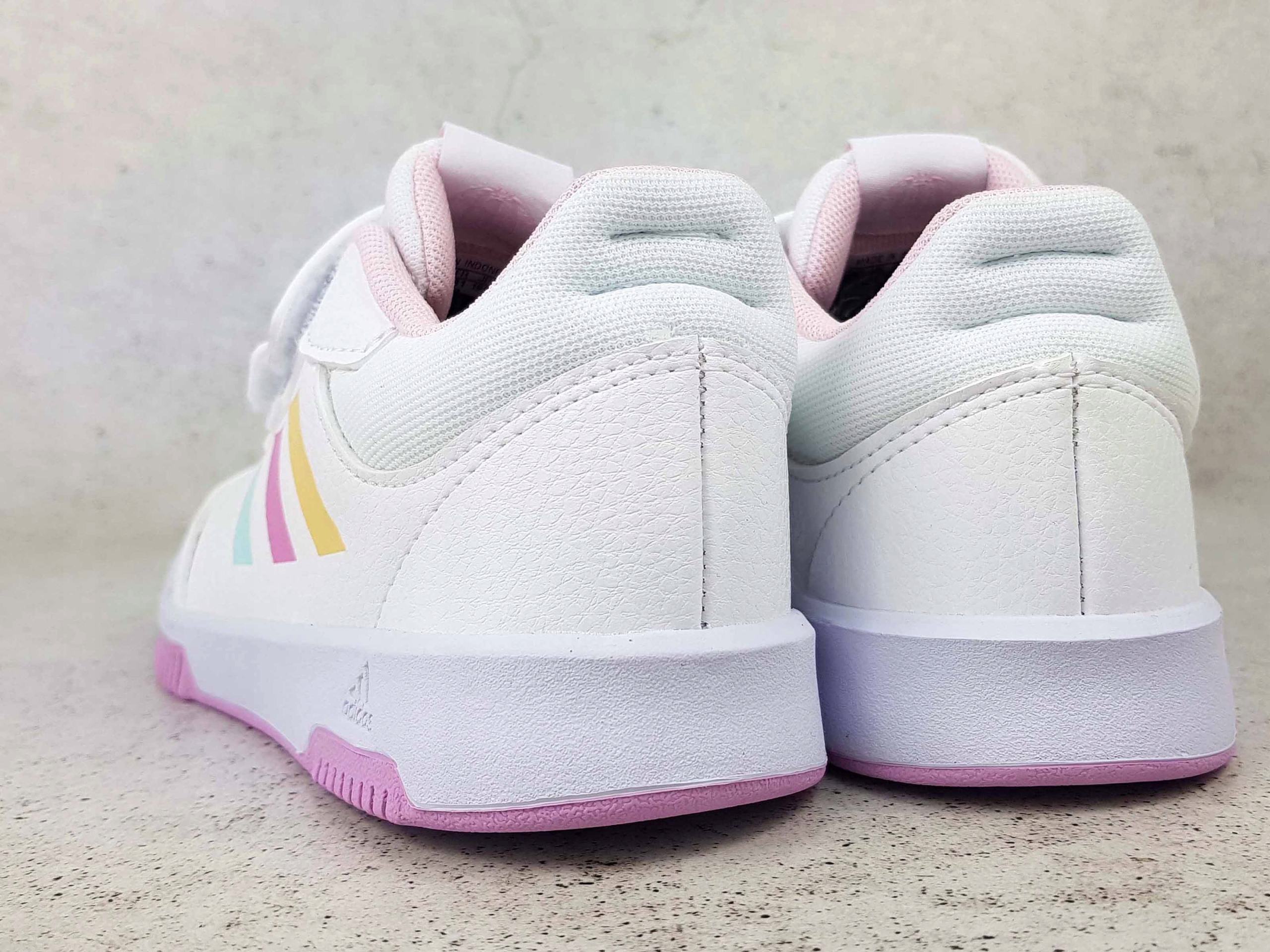 BUTY ADIDAS TENSAUR GW6453 BUTY DAMSKIE RZEPY BIAŁE 39 Kolor biały