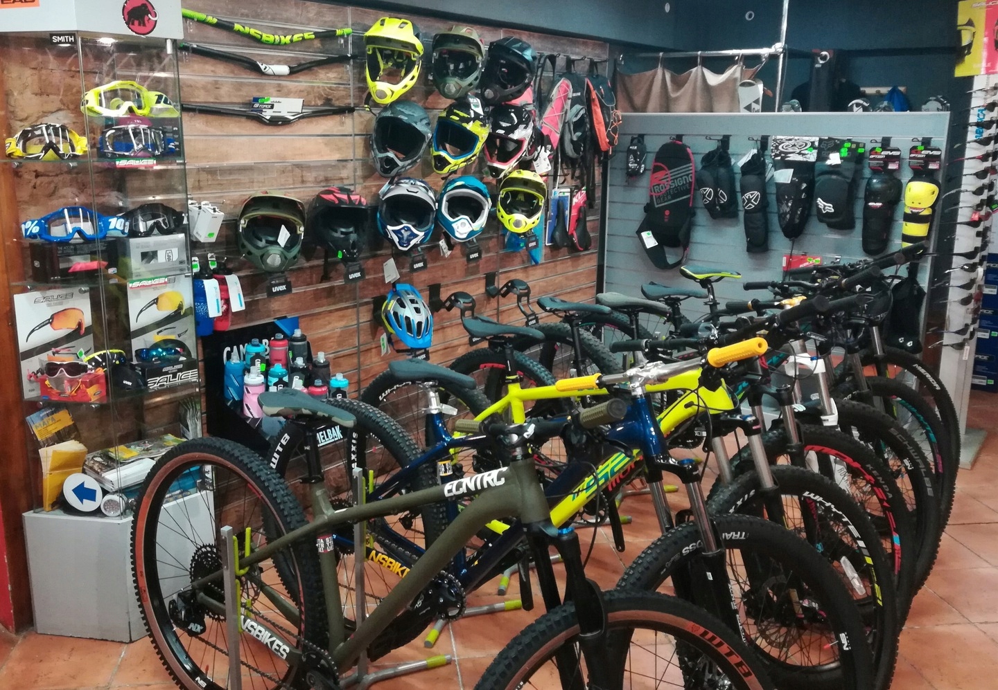 LEATT KOSZULKA MTB GRAVITY 4.0 JERSEY CORAL L Kod producenta 5022080112