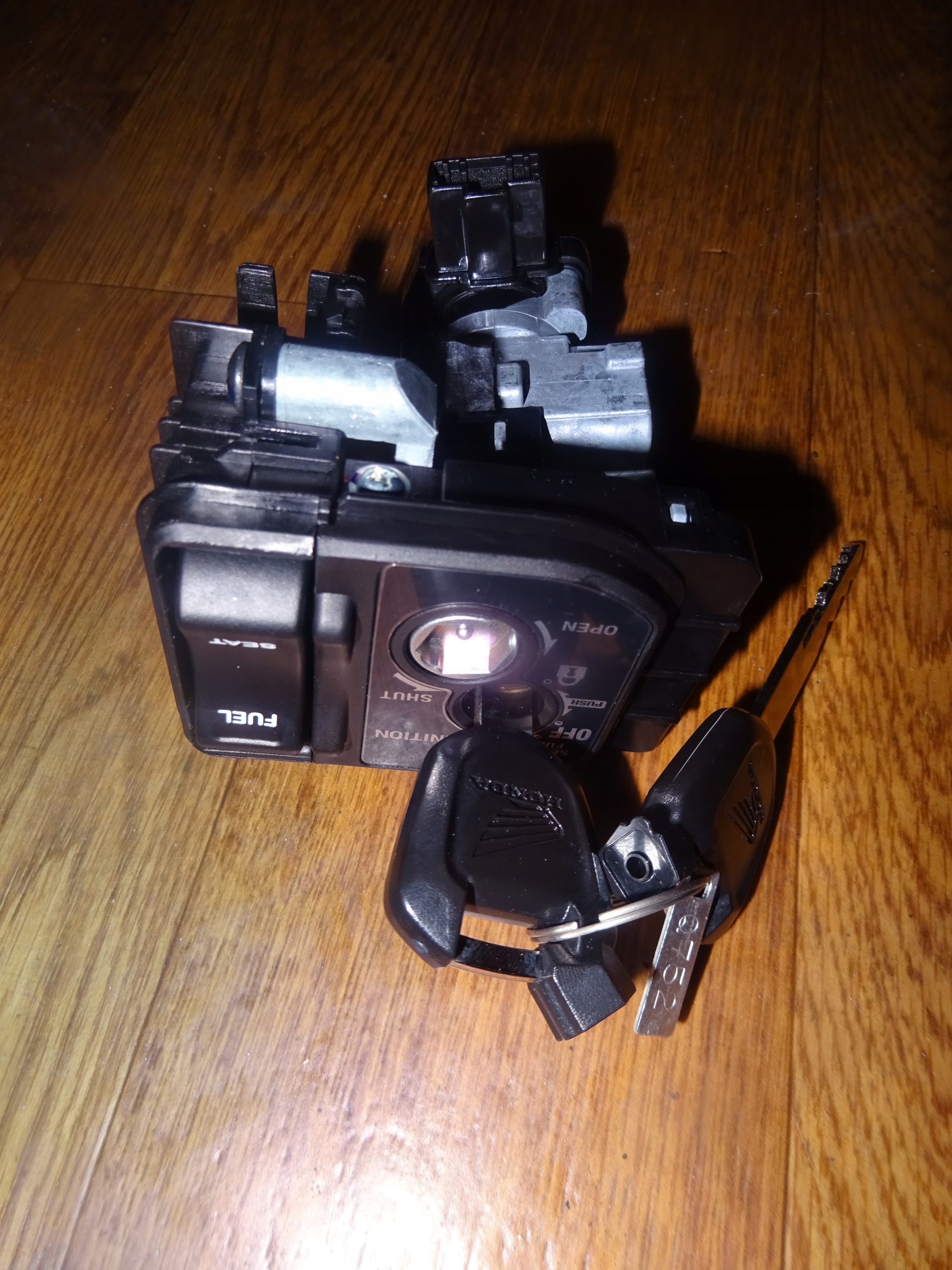 Honda Pcx 125 19r spínač zapaľovania nový originál