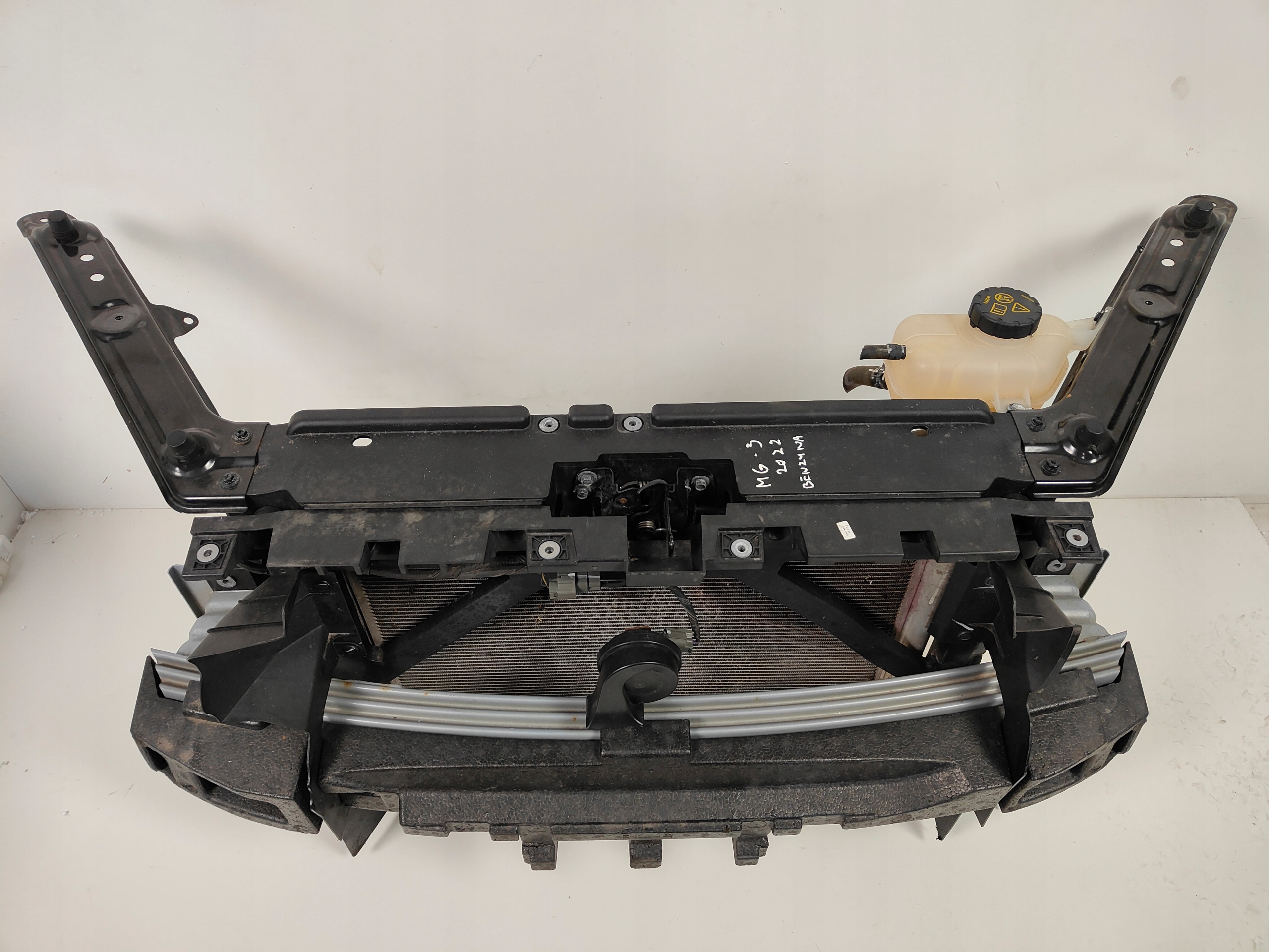 MG3 MG-3 petrol 2022 pillar iron support panel for radiators KOMPLET radiator