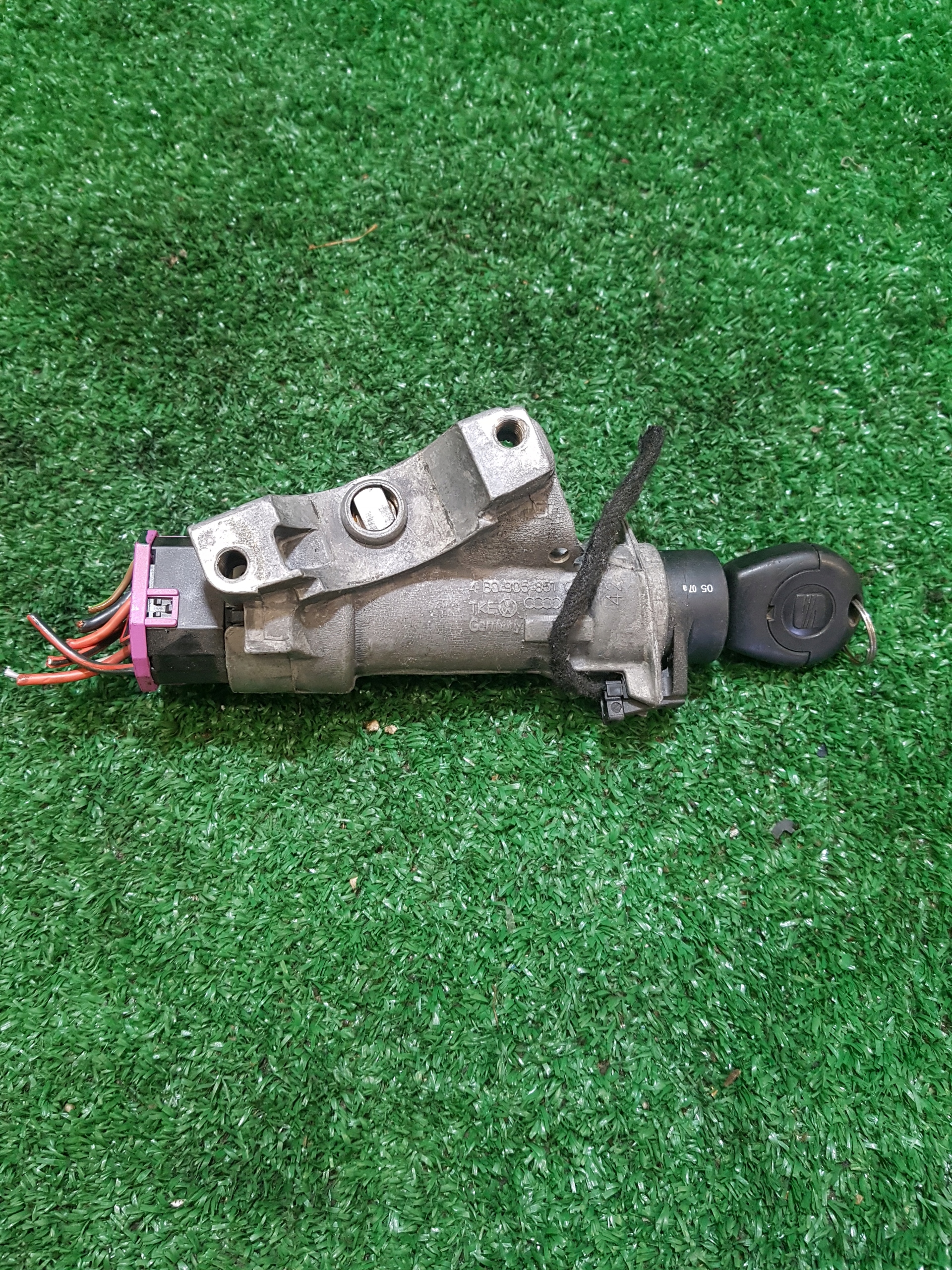 ignition Z KLUCZYKIEM SEAT IBIZA 3 4B0905851C