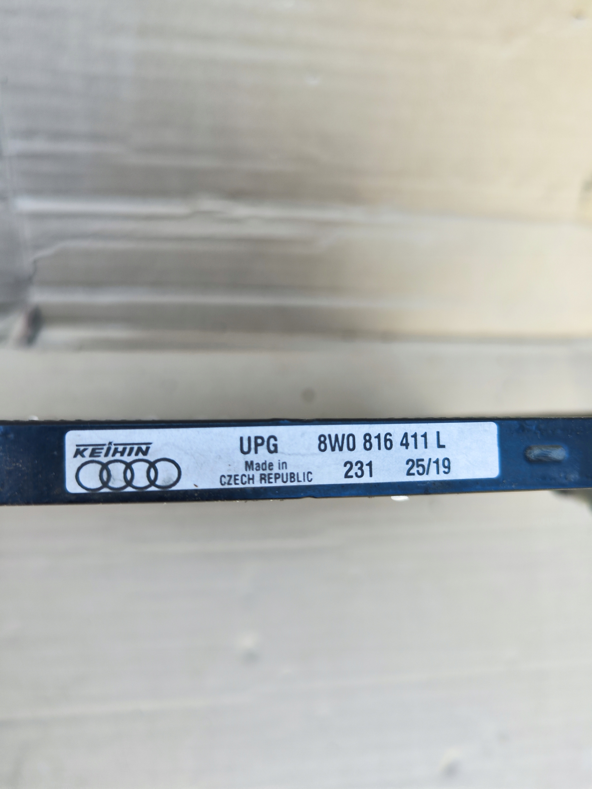 8W0816411L Radiateur climatisation audi a5 8w 8W0816411