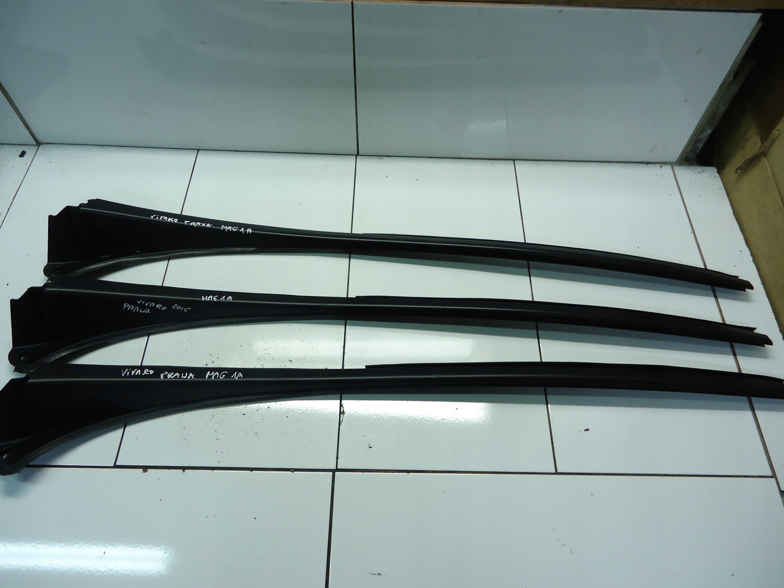 RENAULT TRAFIC III moulding windows right 727608750R