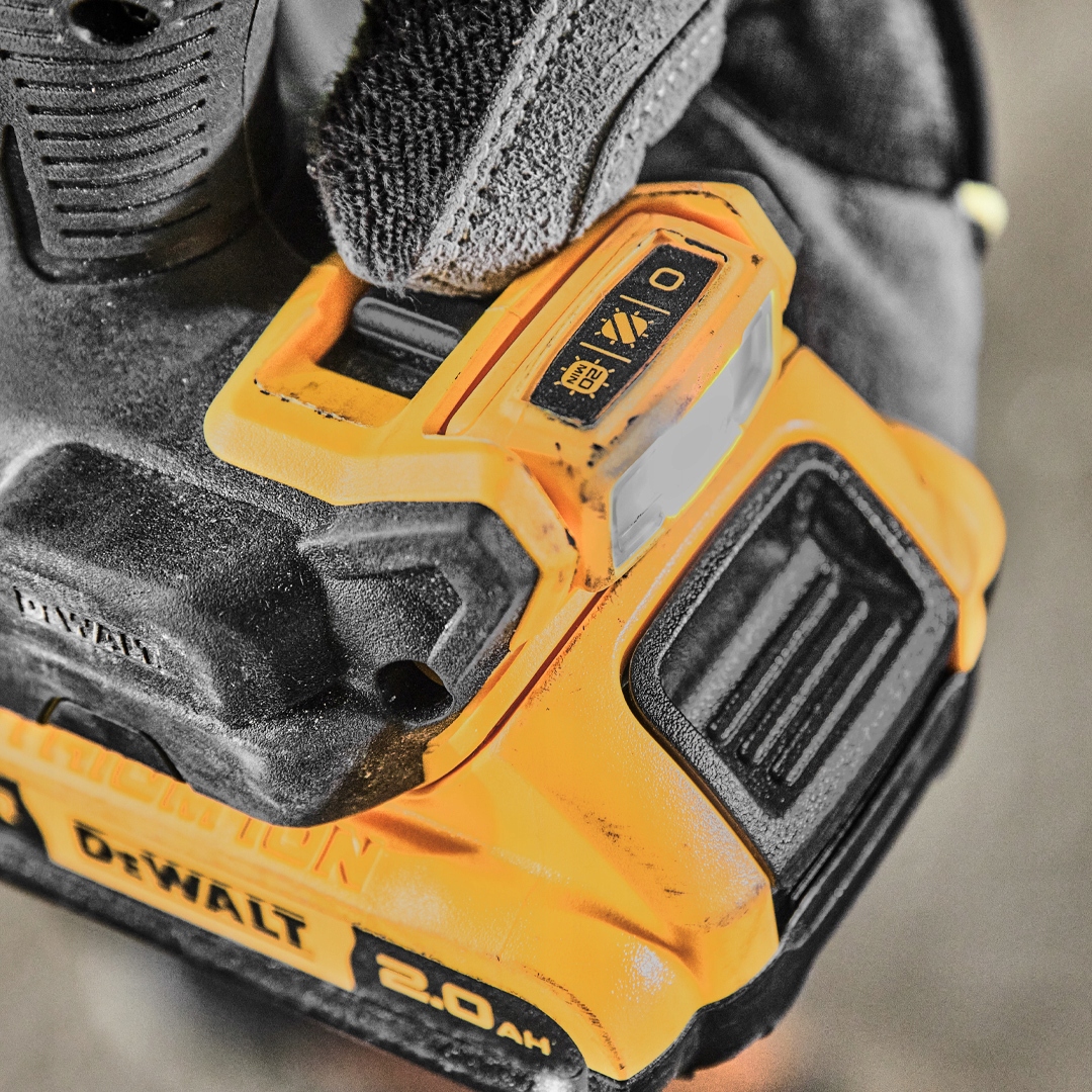 Wkrętarka 18V XR 90Nm 2-biegowa DeWALT DCD800N Rodzaj silnika silnik bezszczotkowy