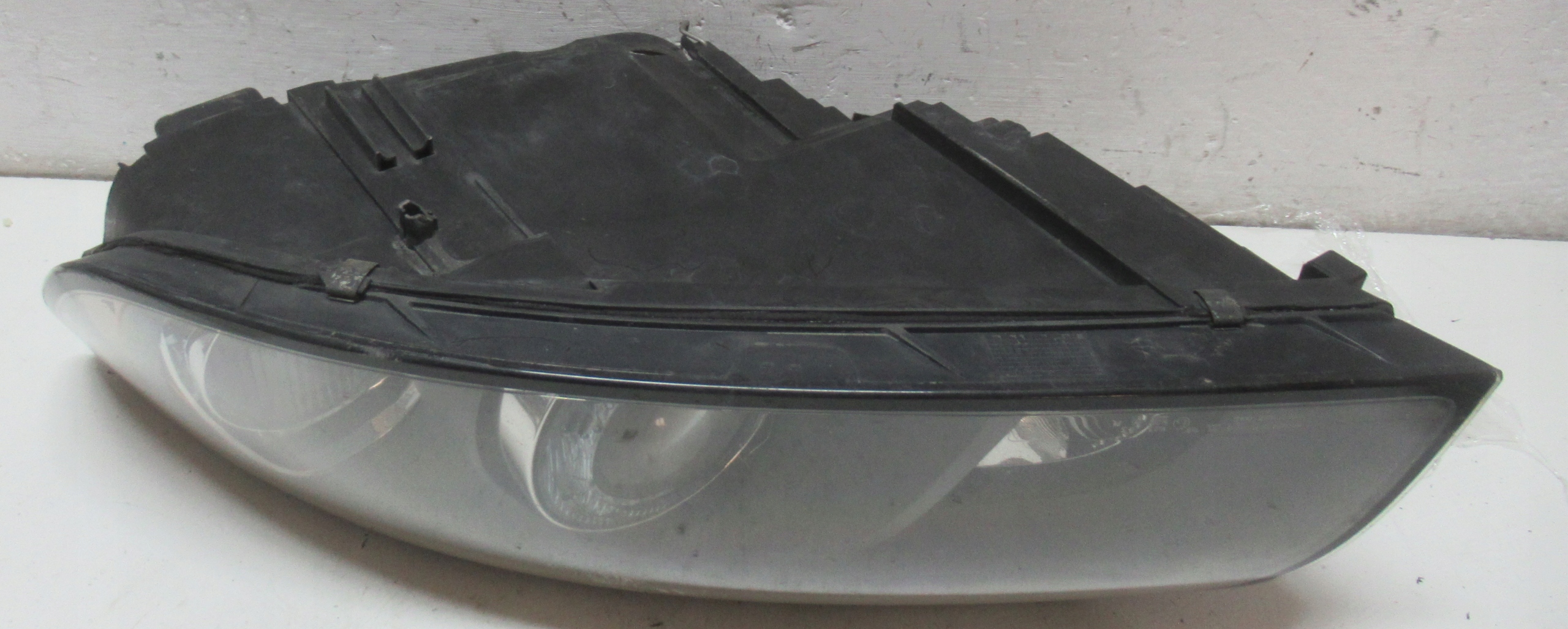 VOLVO V50 2.4 D 06R light left front XENON 3069889