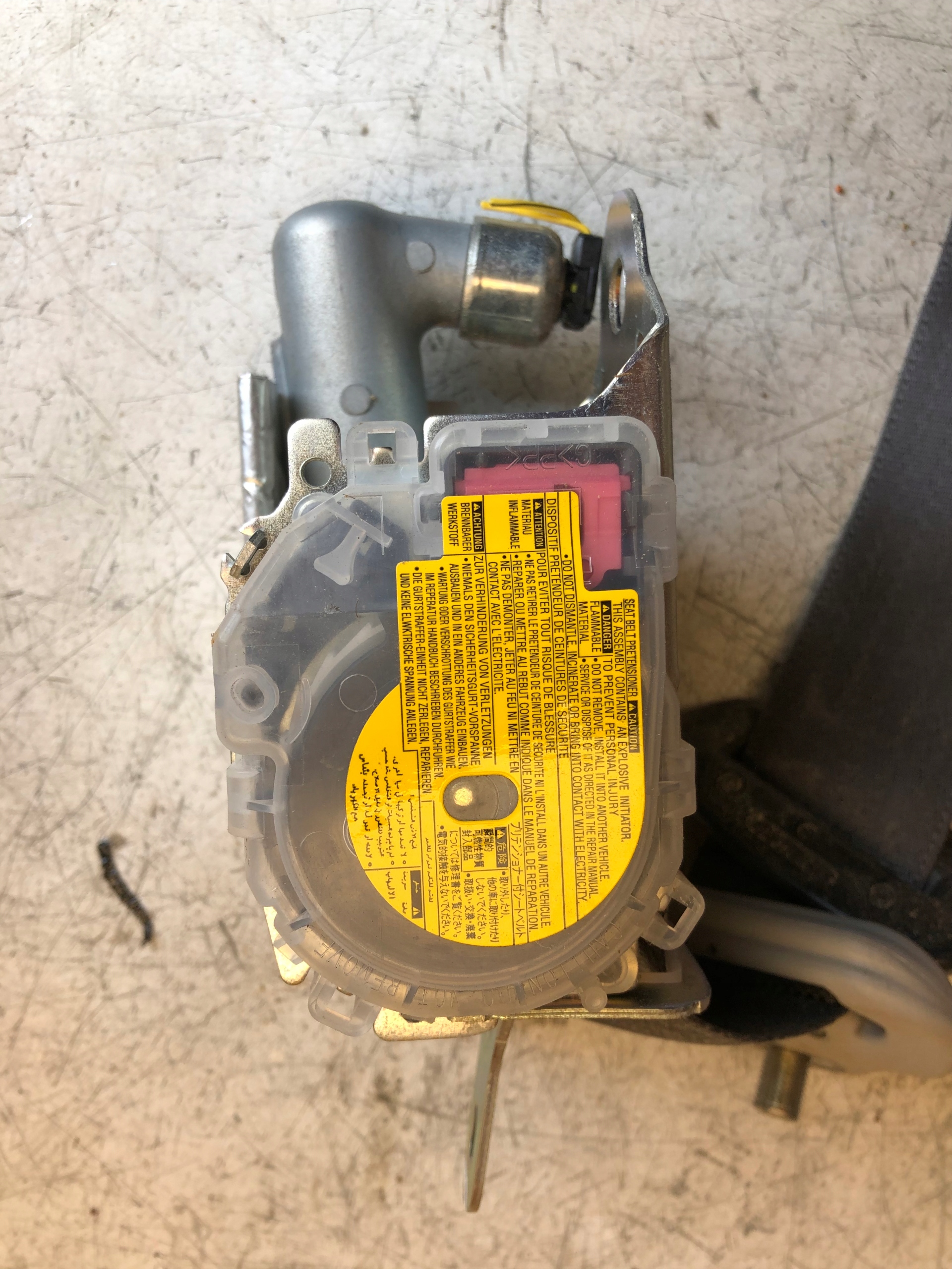 SIRION II tension belt safety left front 7M4650-P