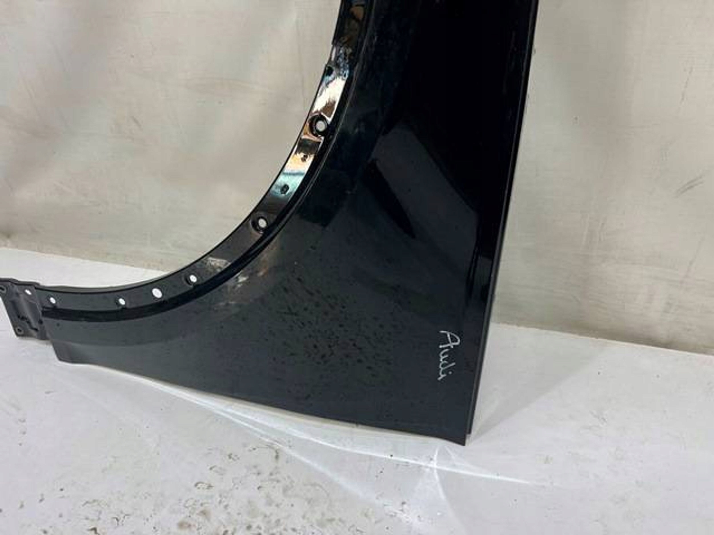 AUDI Q5 80A BŁOTNIK LEWY PRZÓD PRZEDNI ORYGINAŁ 17 r.- Strona zabudowy przód - lewa