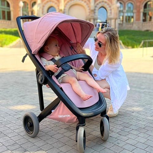 WÓZEK SPACEROWY CLASSIC GREENTOM BLOSSOM na czarnej ramie Model Classic