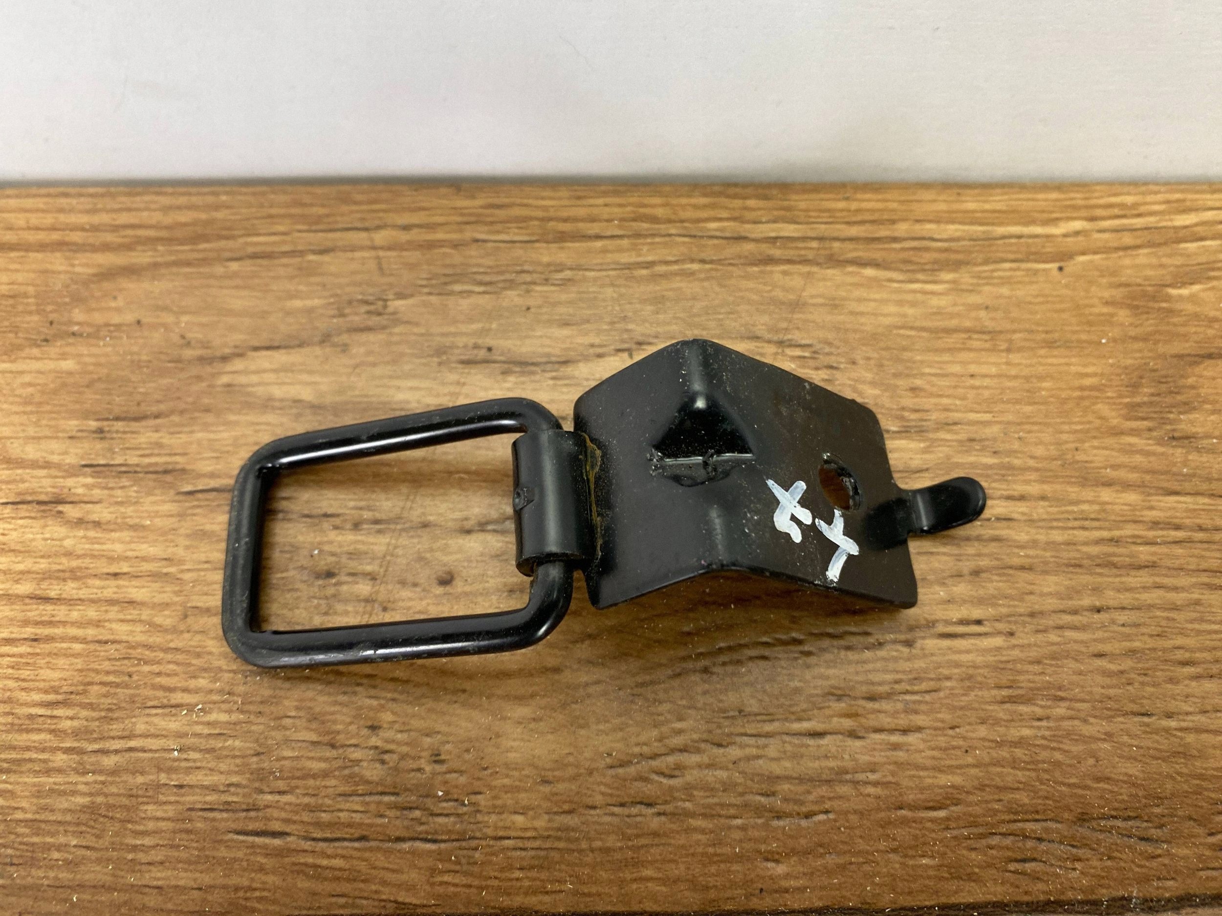 bracket boot holder haczyk oczko Ford Edge II 2019+