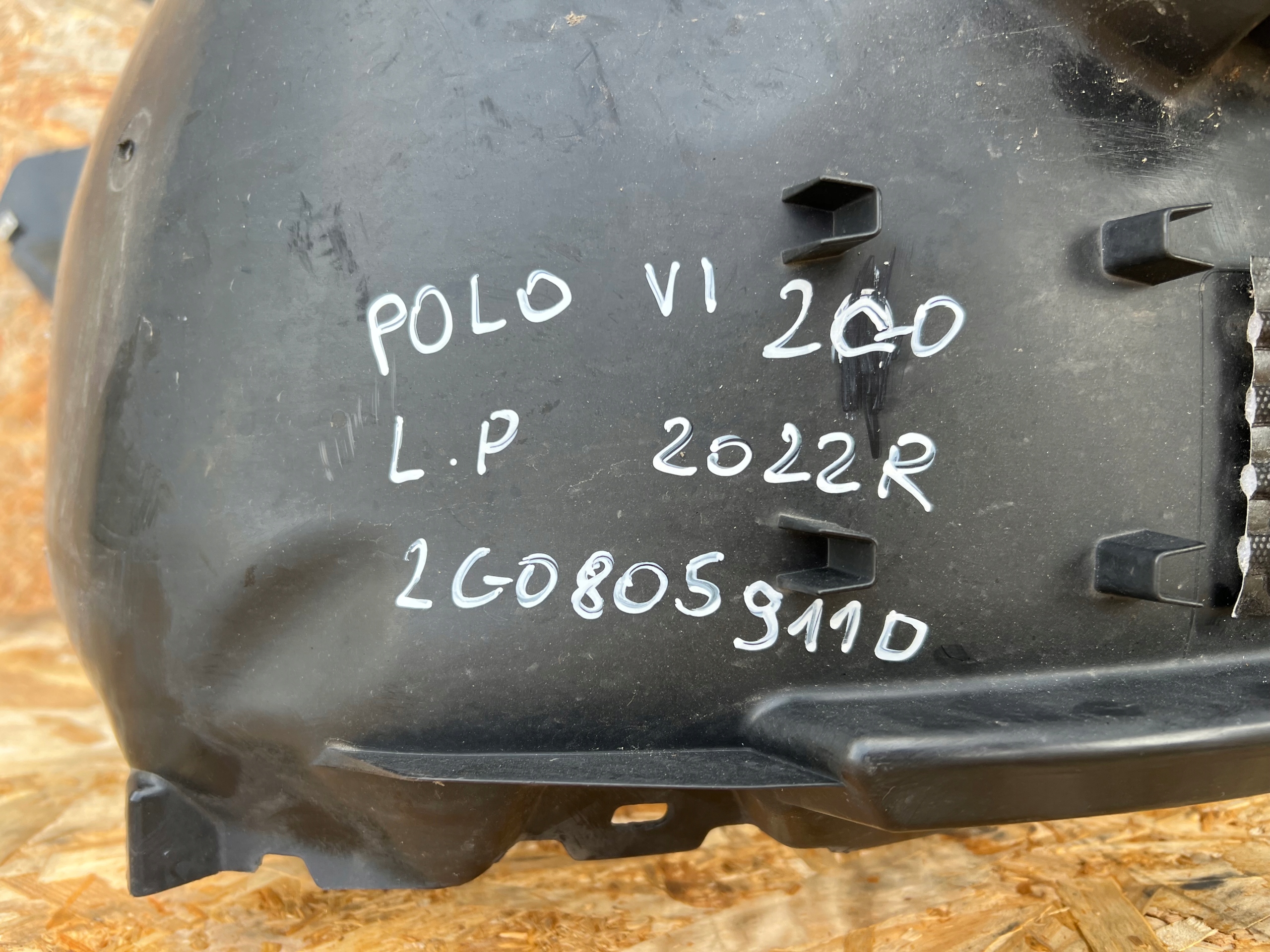 podblatník přední předek levý VW POLO 2Q0 2022R