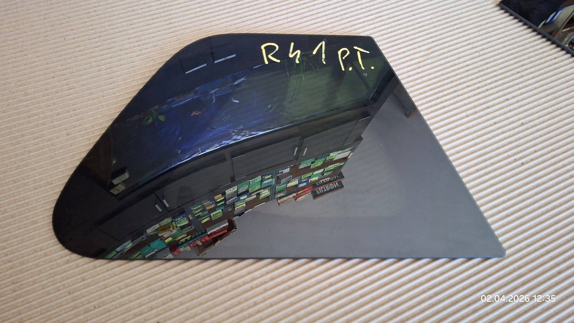 window side bodywork rear part side right Renault 4