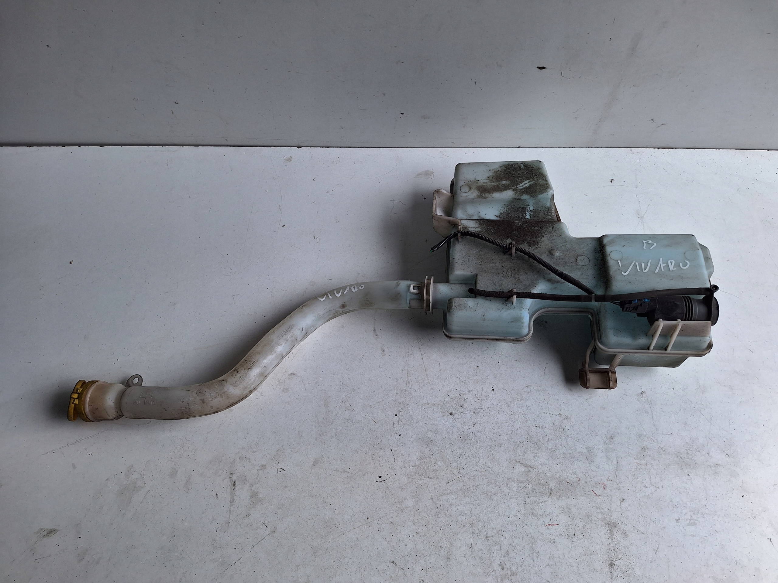 OPEL VIVARO B 14-> Behälter Spritzdüse