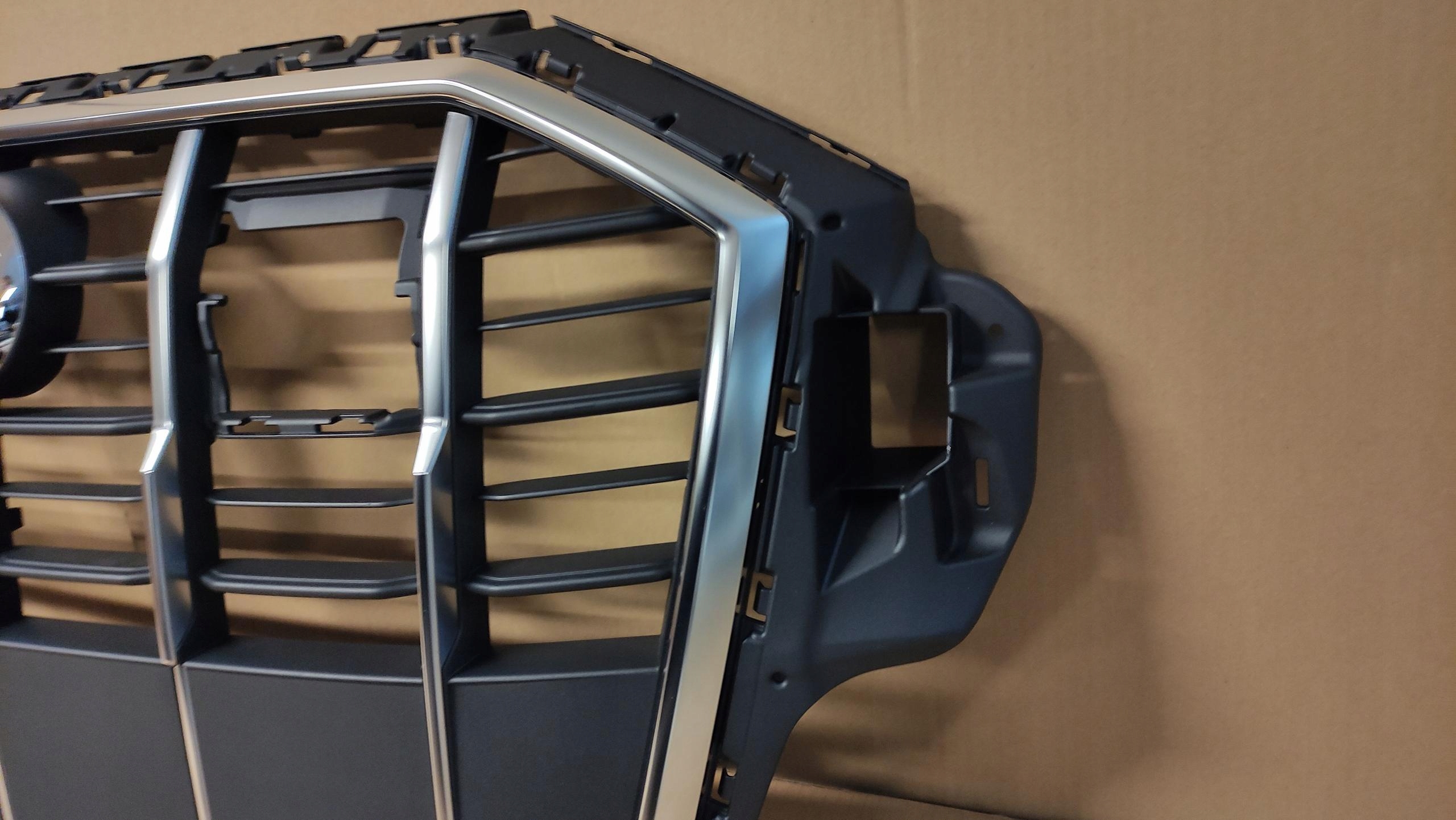 Audi Q7 4M решетка радиатора под 4M0853651AJ