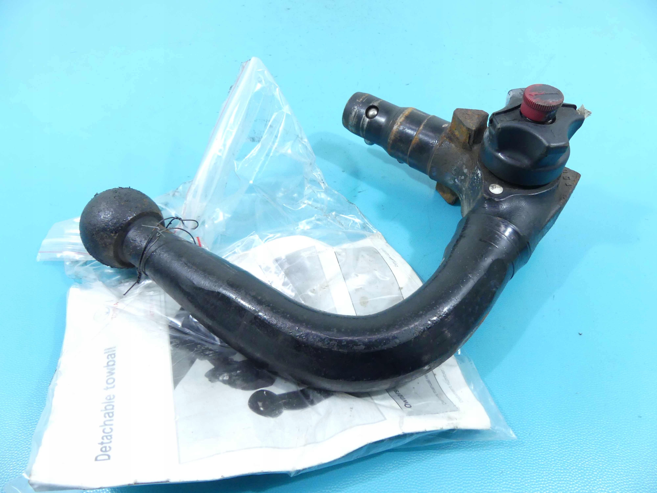 HAK HOLOWNICZY KULA TOYOTA AVENSIS III T27