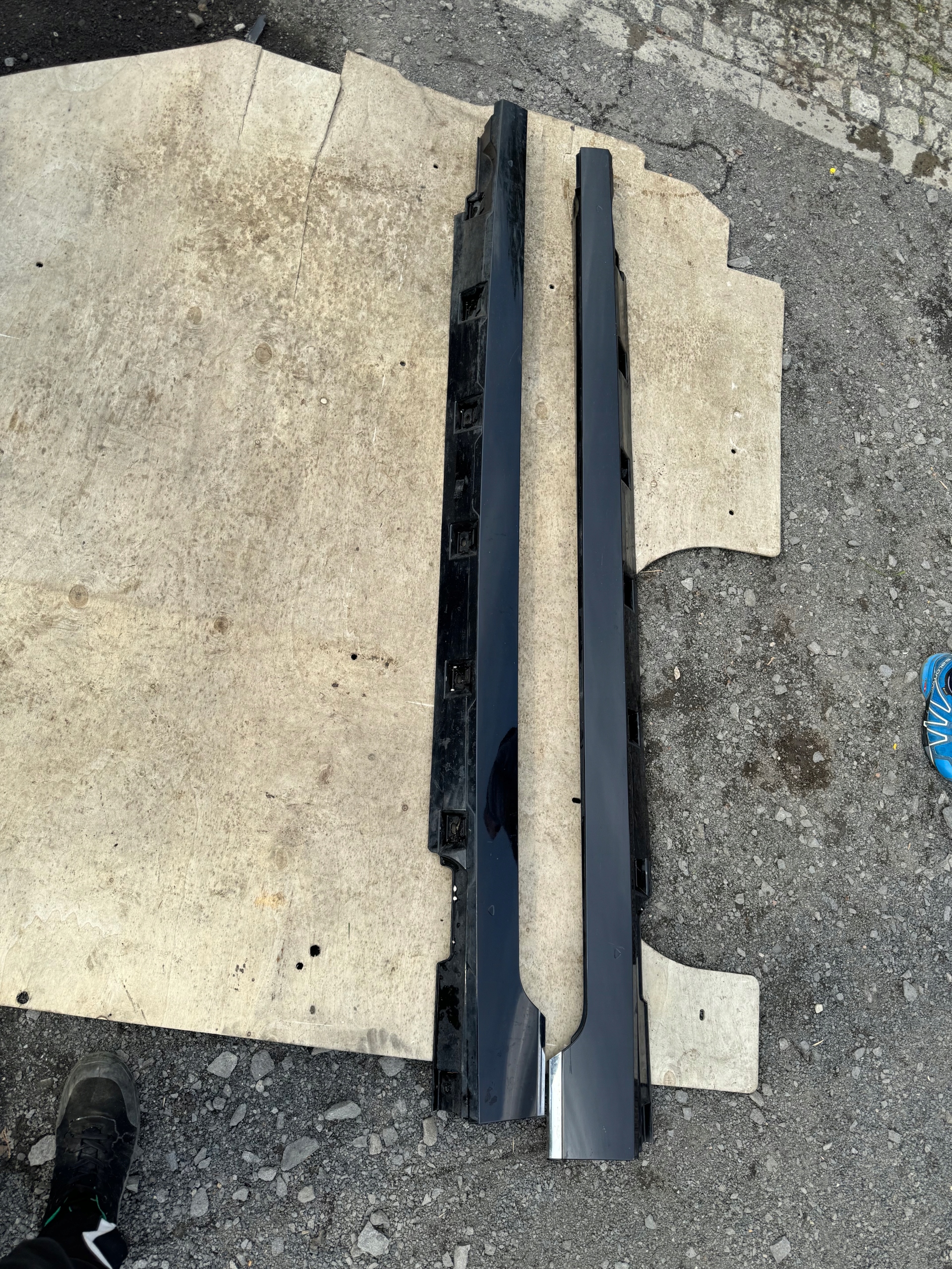 NAKŁADKA LISTWA PROGOWA PASSAT B8 W KOLOR LC9X 3G0853857F LEWA