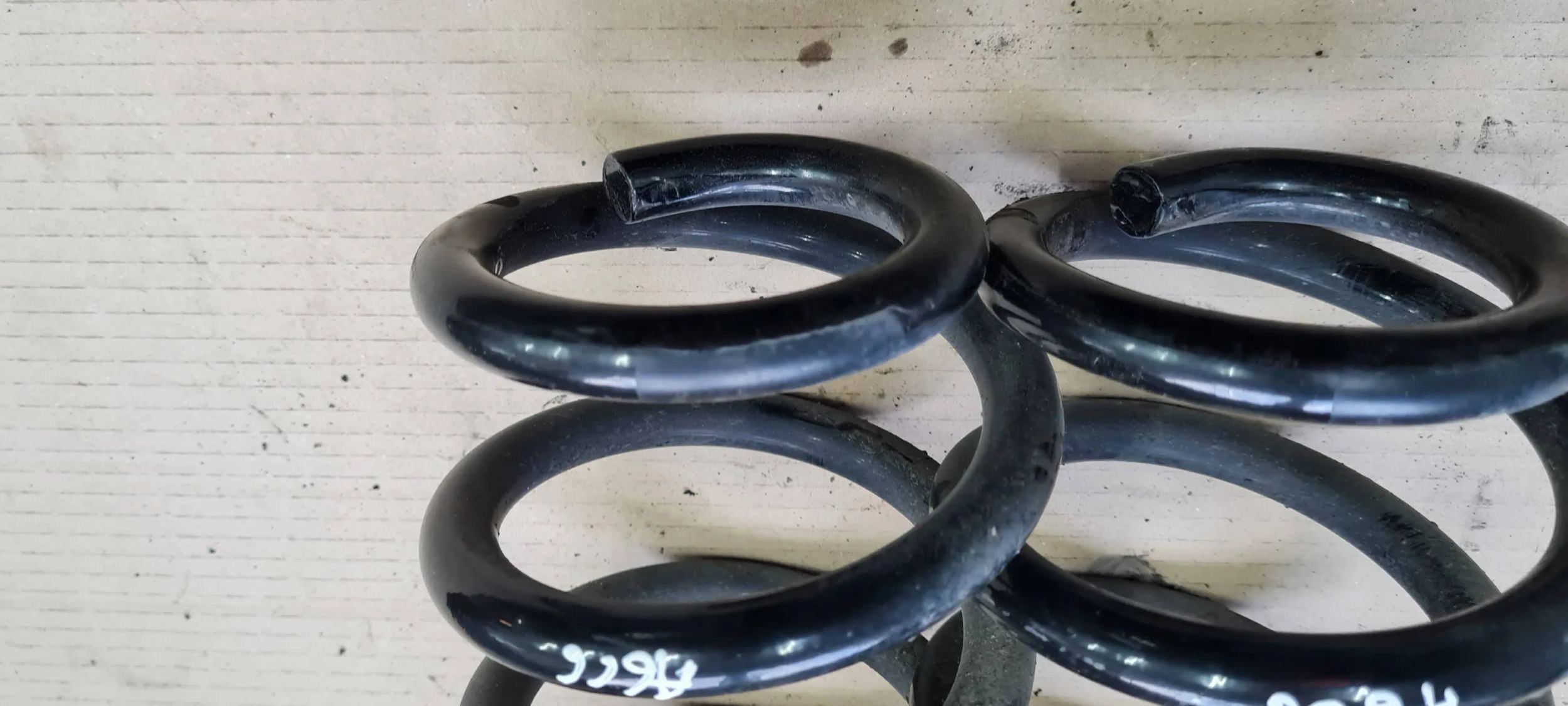 A6 C6 LIFT spring springs front front 3.0 TFSI SLINE 2X 4F0411105DA
