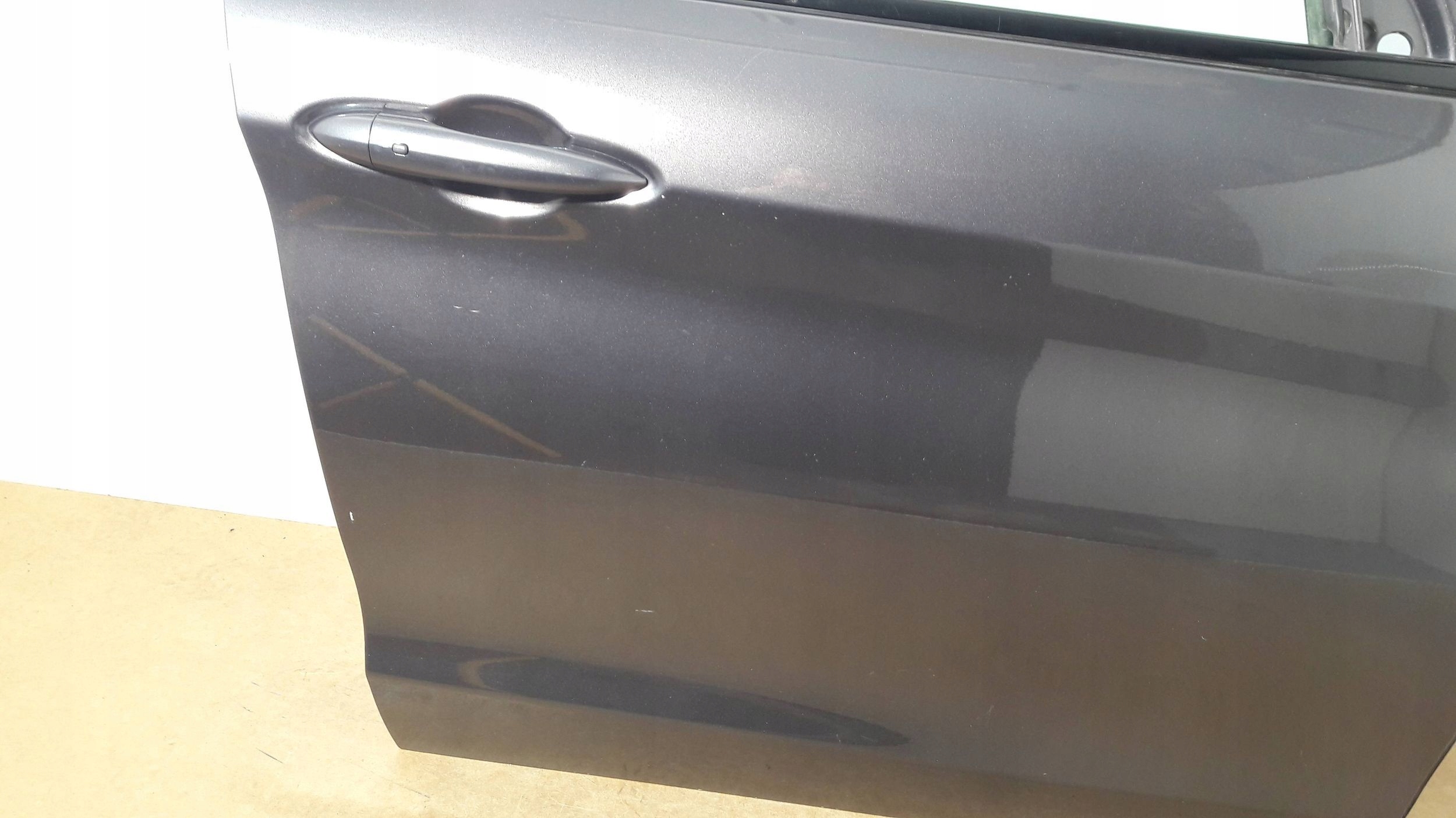 Alfa Romeo Stelvio door front