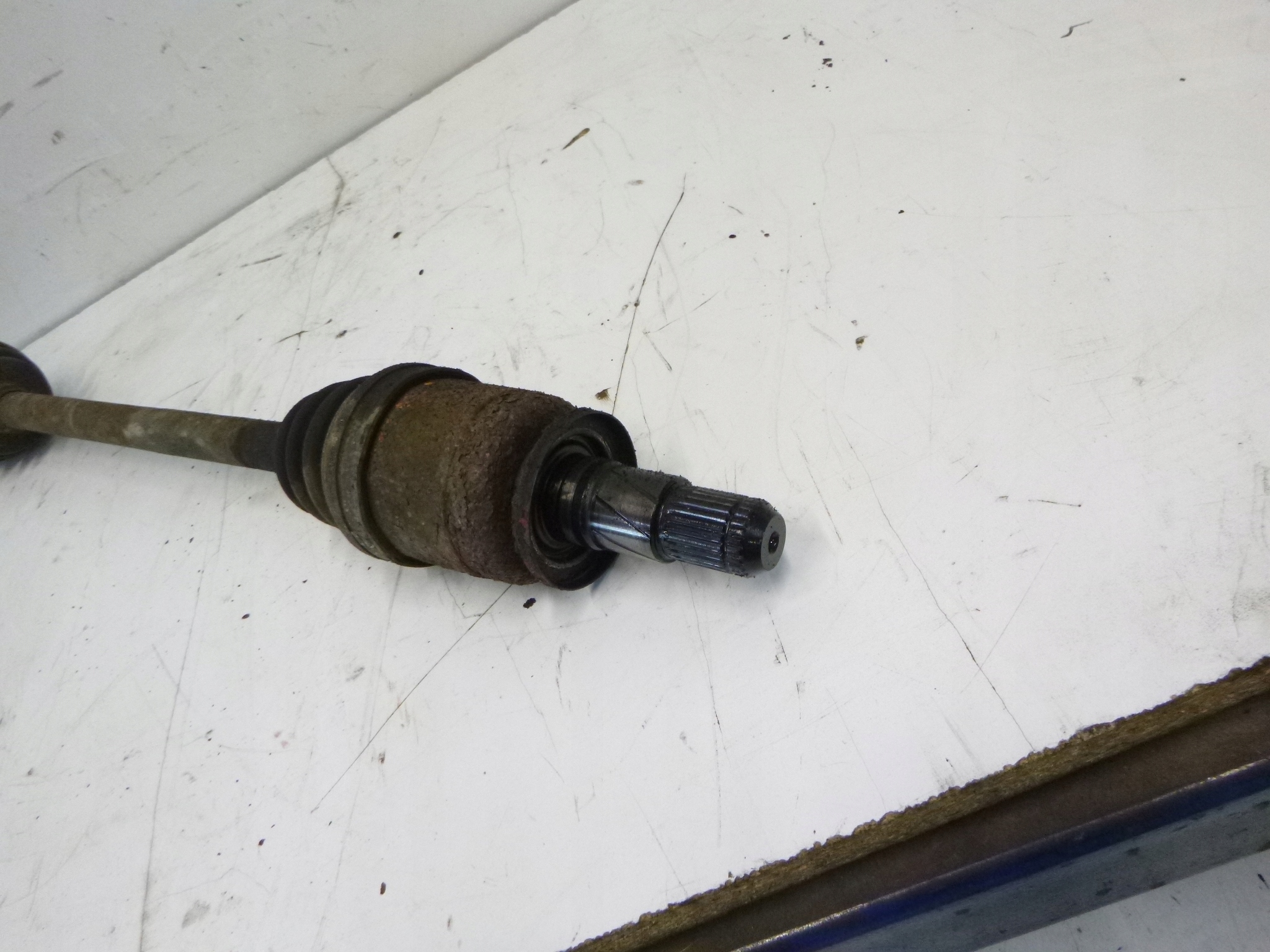 semi-axis rear left Subaru Legacy II BD 2.0 98r. KOMBI