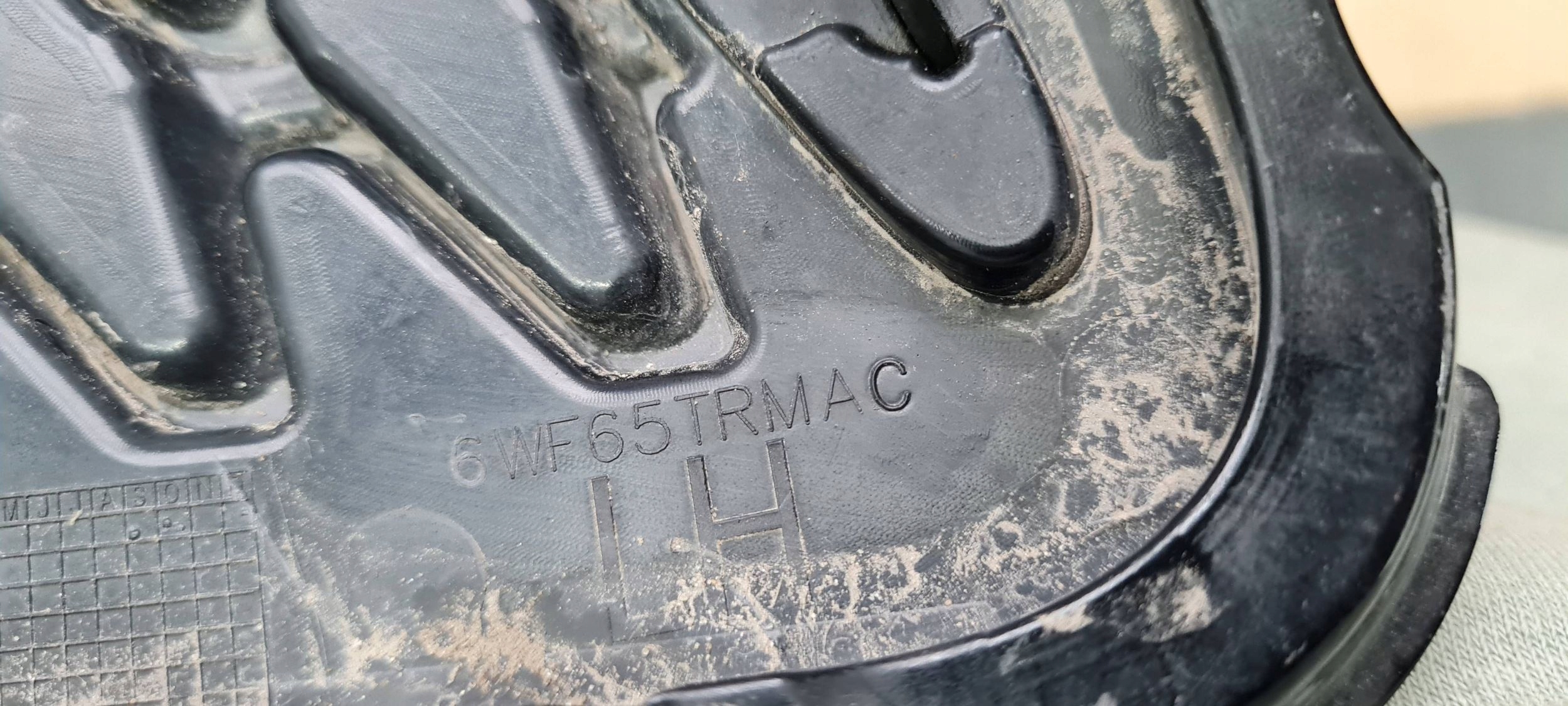 Chrysler Pacifica 2022 mřížka mlhovky nárazníku levá levý předek 6WF65TRMAC