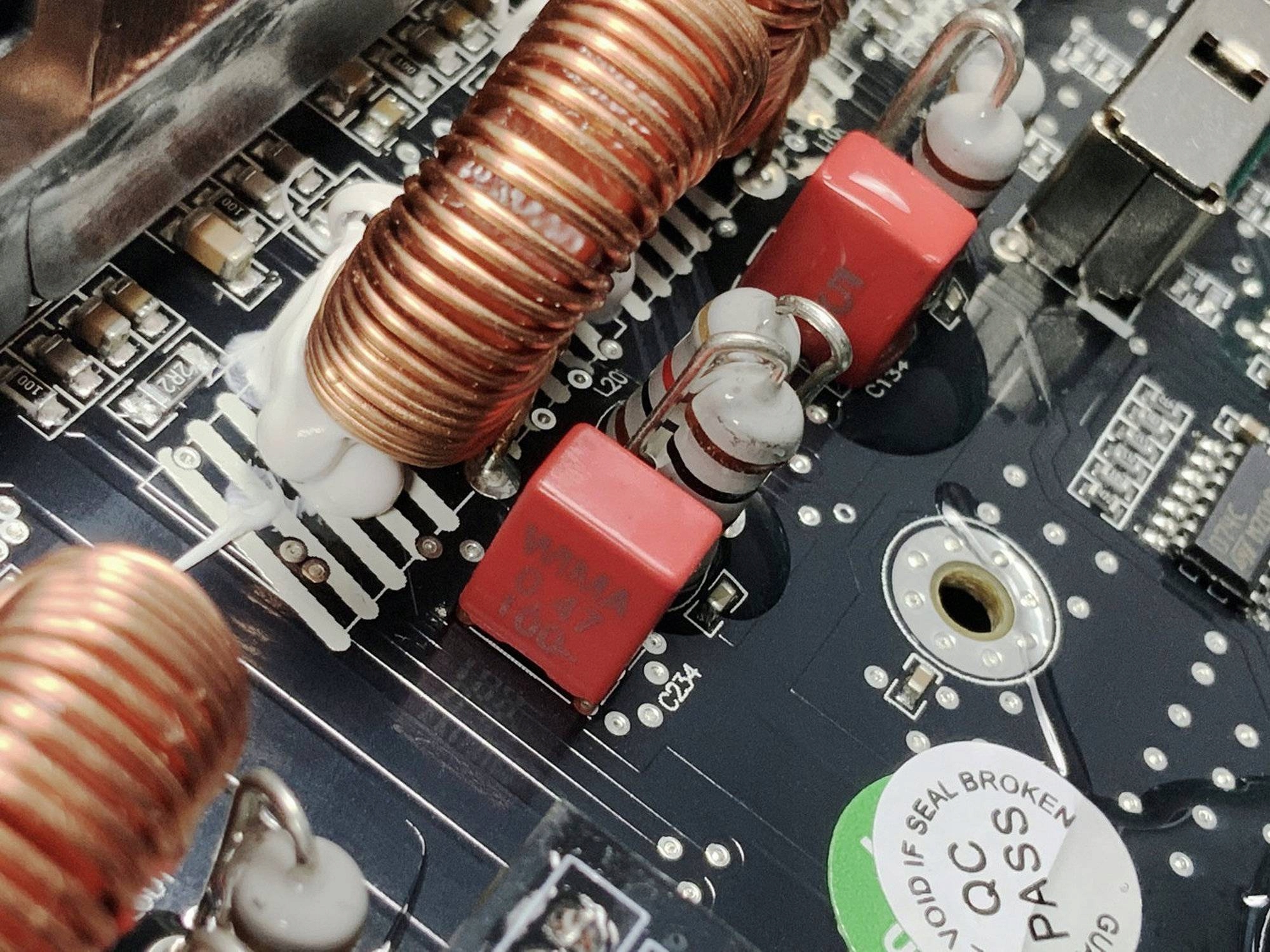 u-Dimension ELA WOOD 4x200W - wzmacniacz 4-kanałow Kod producenta UD-102