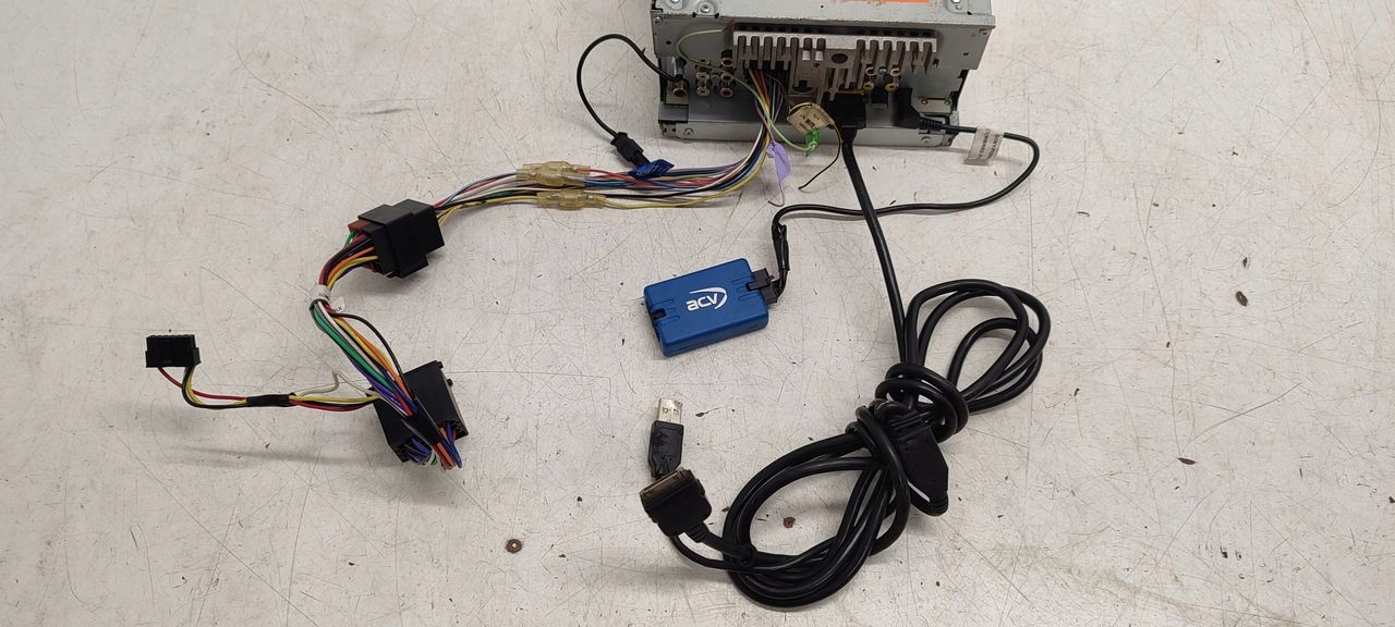 Radio Pioneer AVH-X5500BT interfejs CAN