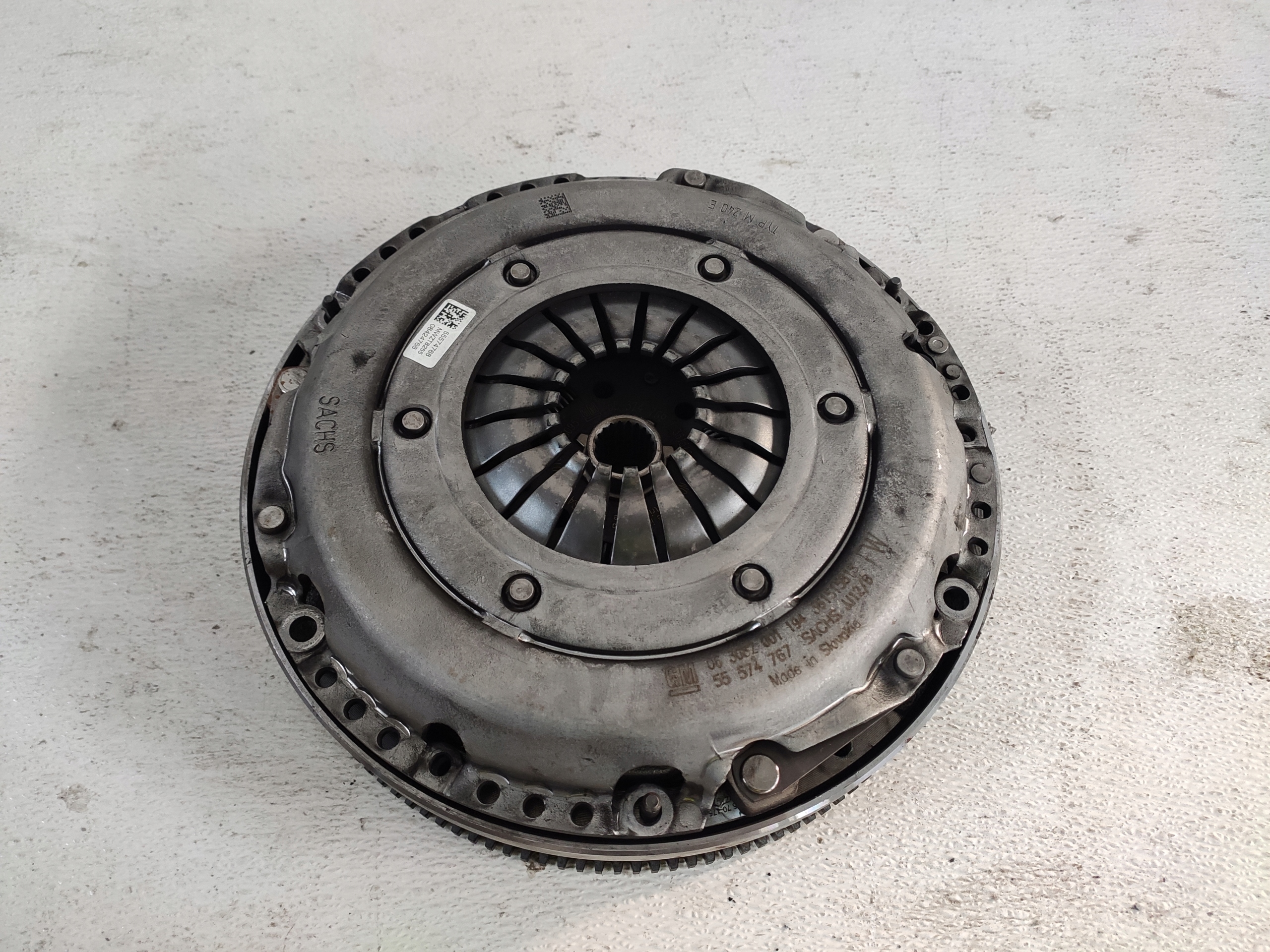 55570175 - OPEL ASTRA K V 2018 1.6 T ДВУХМАССОВОЕ КОЛЕСО СЦЕПЛЕНИЯ