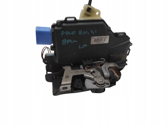 VW POLO 4 IV 9N LIFT 05- ZAMEK LEWY PRZÓD 8PIN