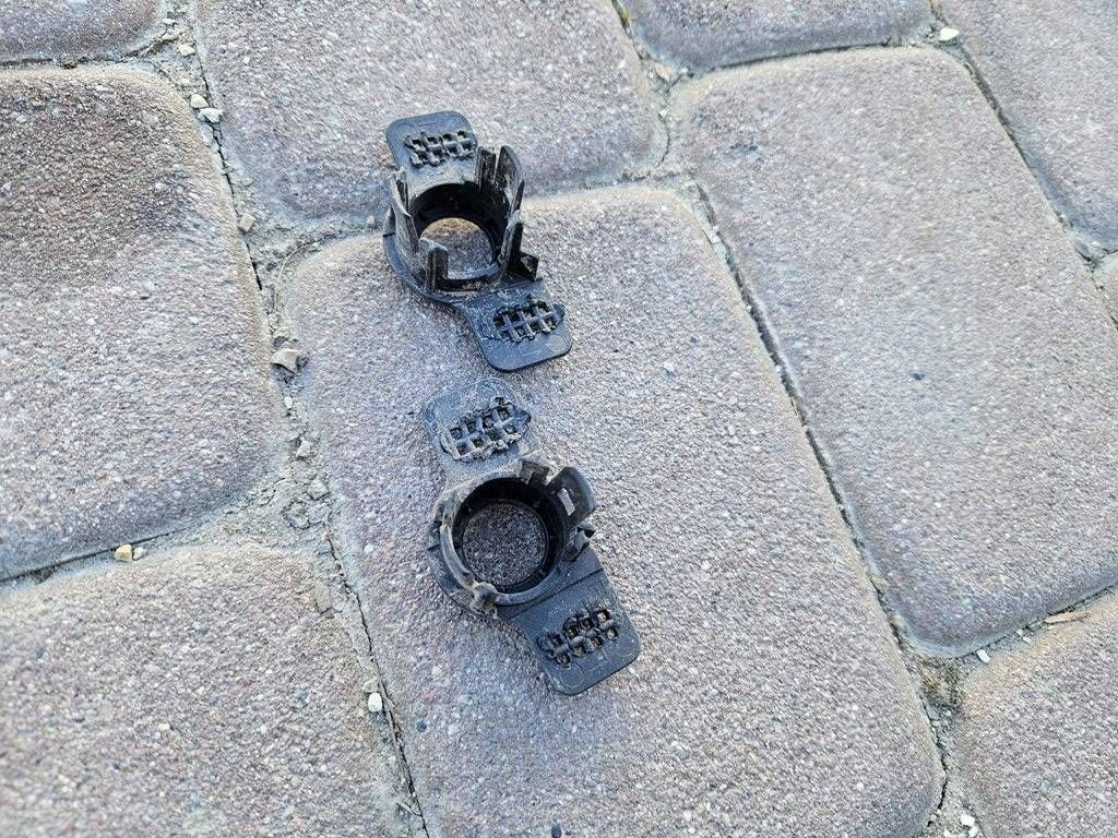 Halter Sensorhalter PDC Parken mitte zderz Opel Mokka B