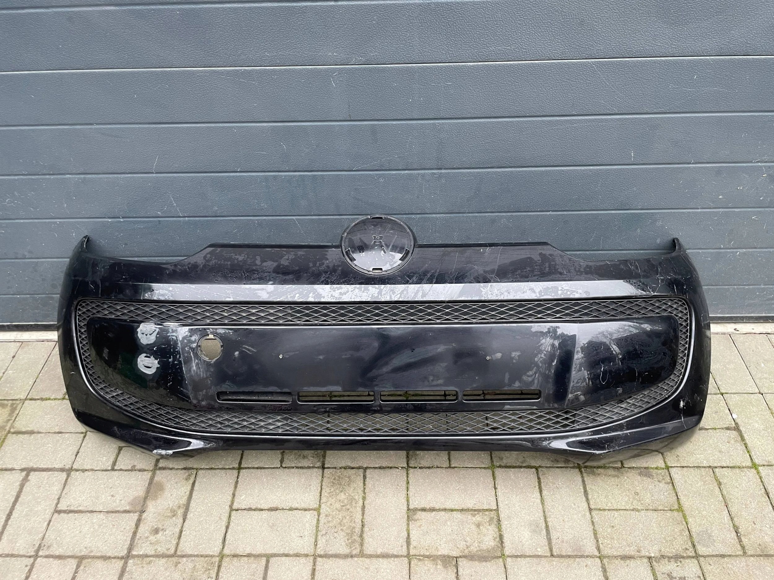 Volkswagen Up 11- bumper front front