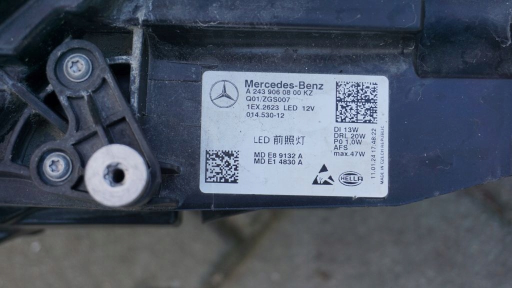MERCEDES EQB 243 right light front LED complete