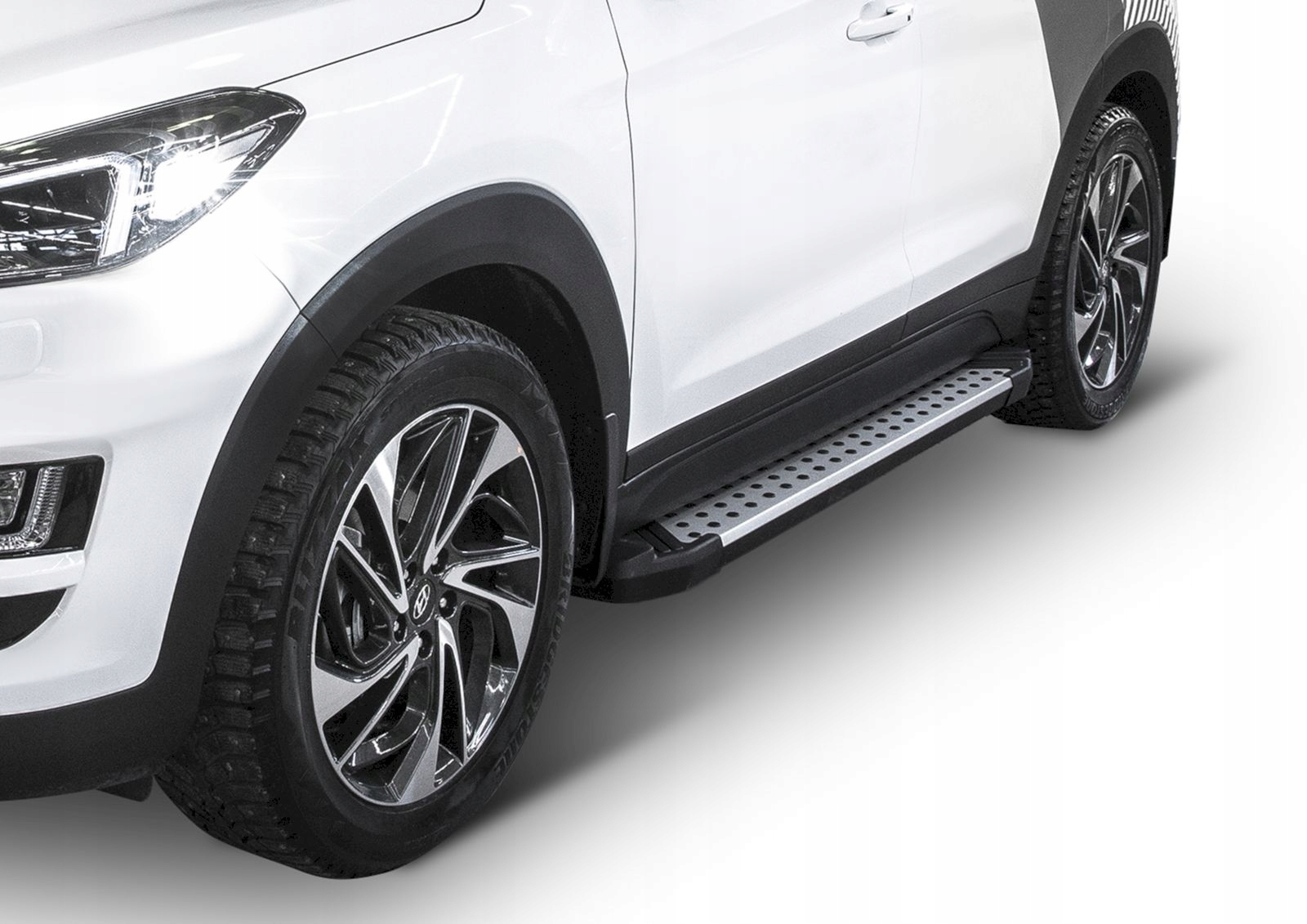 Stopnie boczne Hyundai Tucson 2015-18 orurowanie TUV