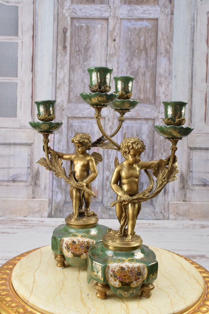 Dva zelené svietniky - Porcelán + Bronzová figúrka - Postavy Amory Anjeli