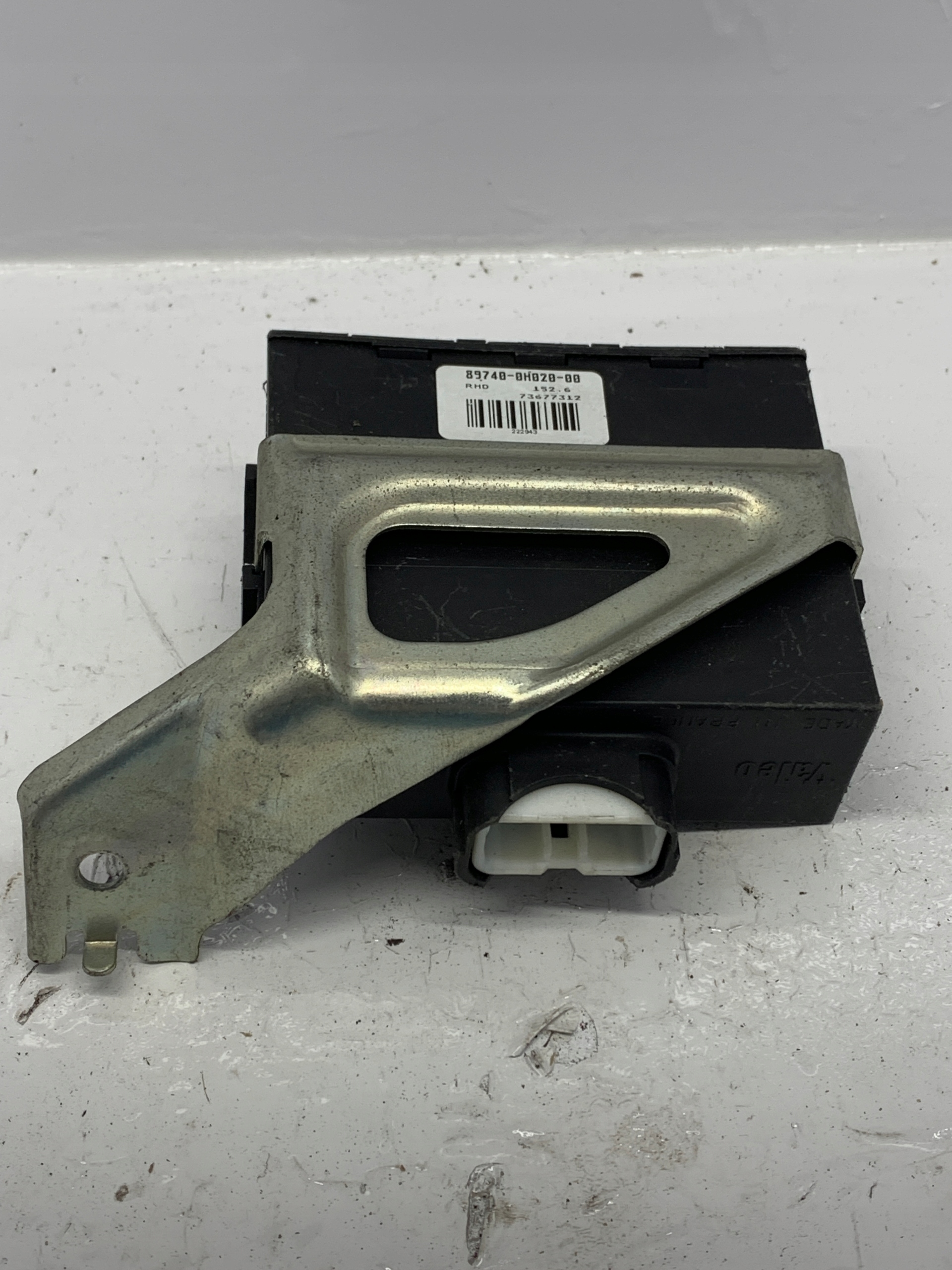 module control unit of a lock 89740-0H020 TOYOTA
