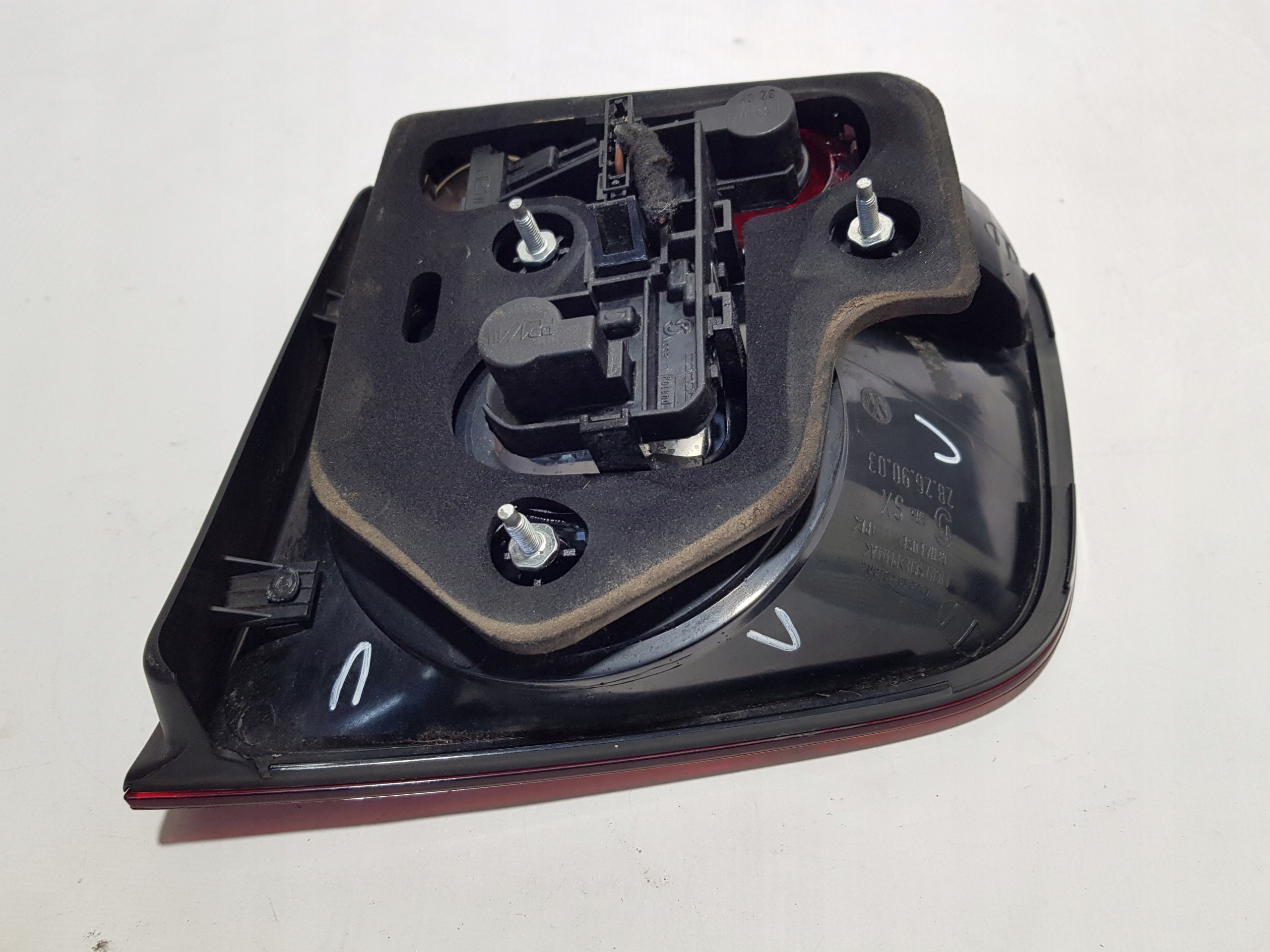 VW VOLKSWAGEN TOUAREG 7L light left rear part
