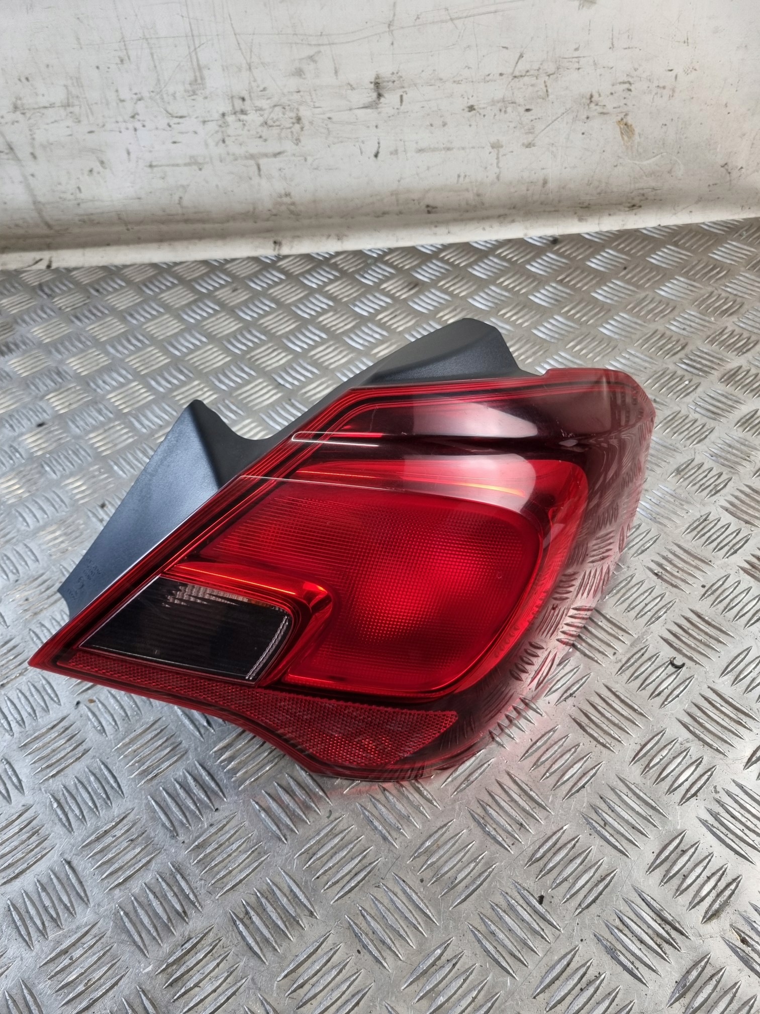 light rear right OPEL CORSA E 39068622 460034366