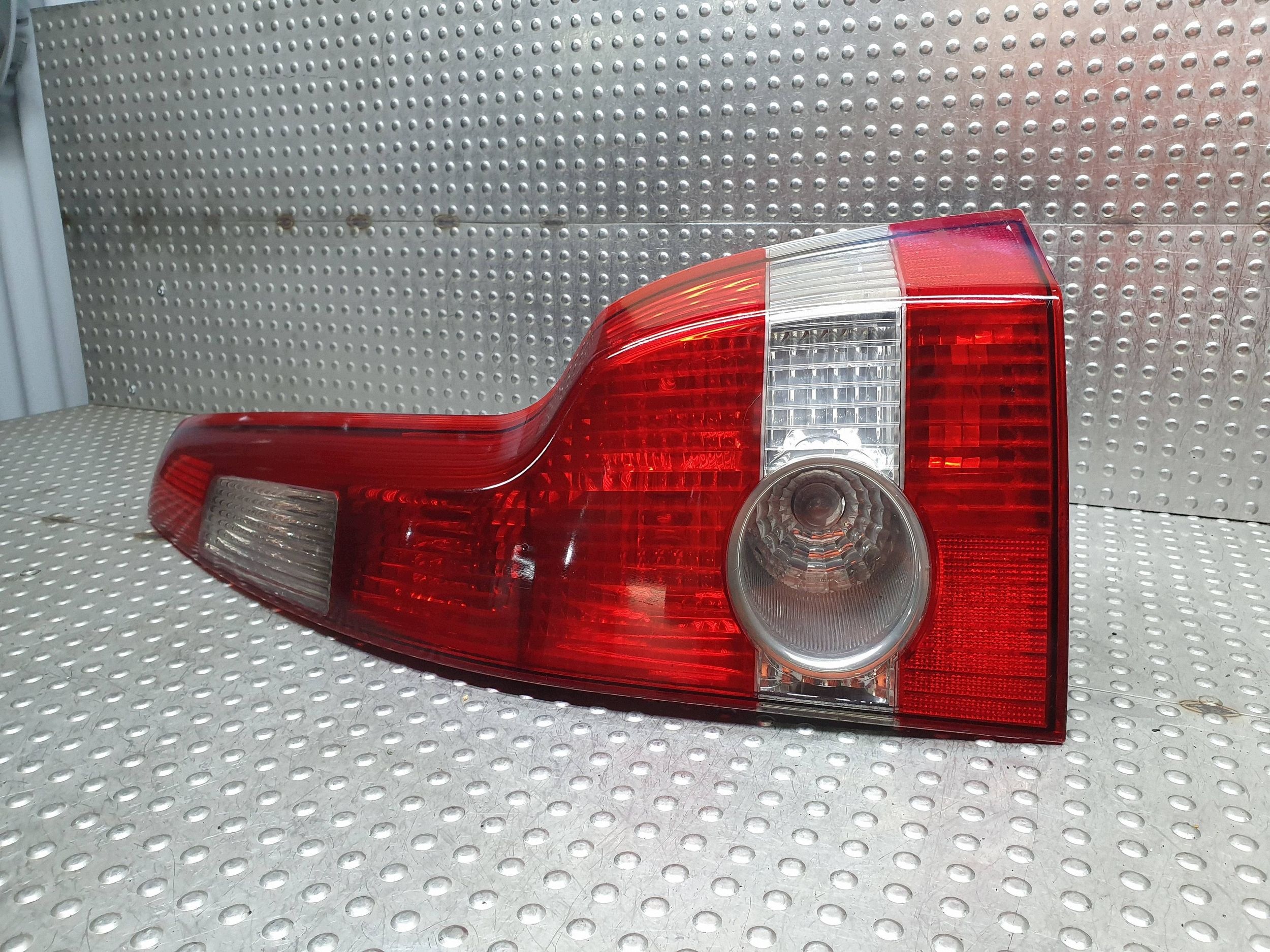 light right rear part 30698921 VOLVO V50 and EUROPA