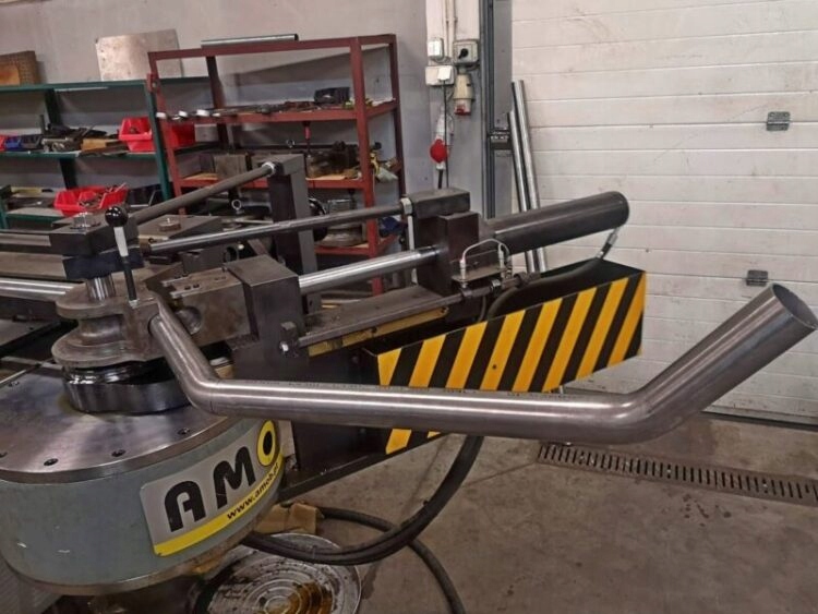 Kolanko nierdzewne Układ Wydechowy fi 70mm 45° Typ samochodu 4x4/SUV Samochody osobowe Samochody dostawcze Samochody ciężarowe Samochody kempingowe Autobusy