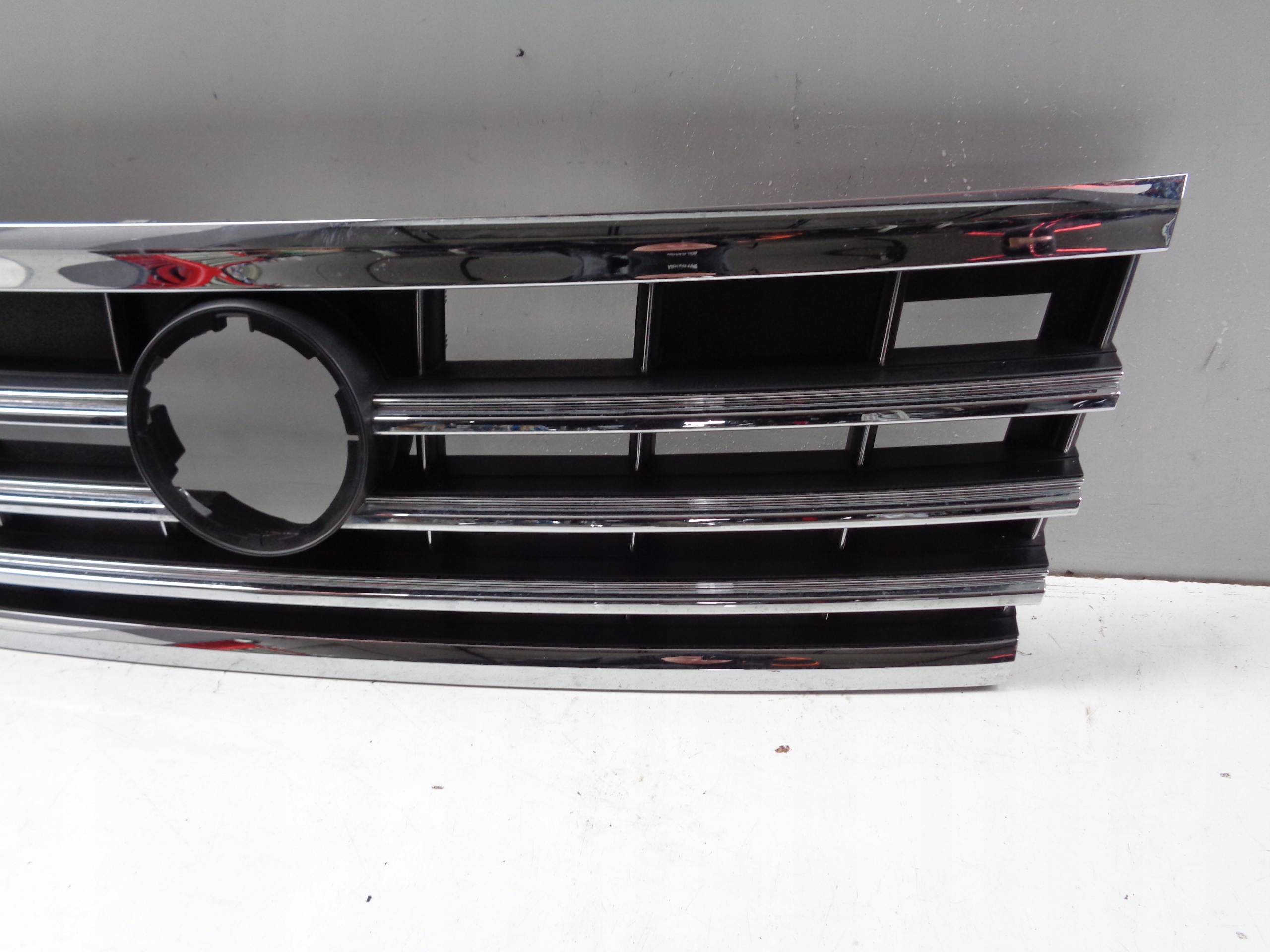 front PREKLADgrill VW TOUAREG III 760 18