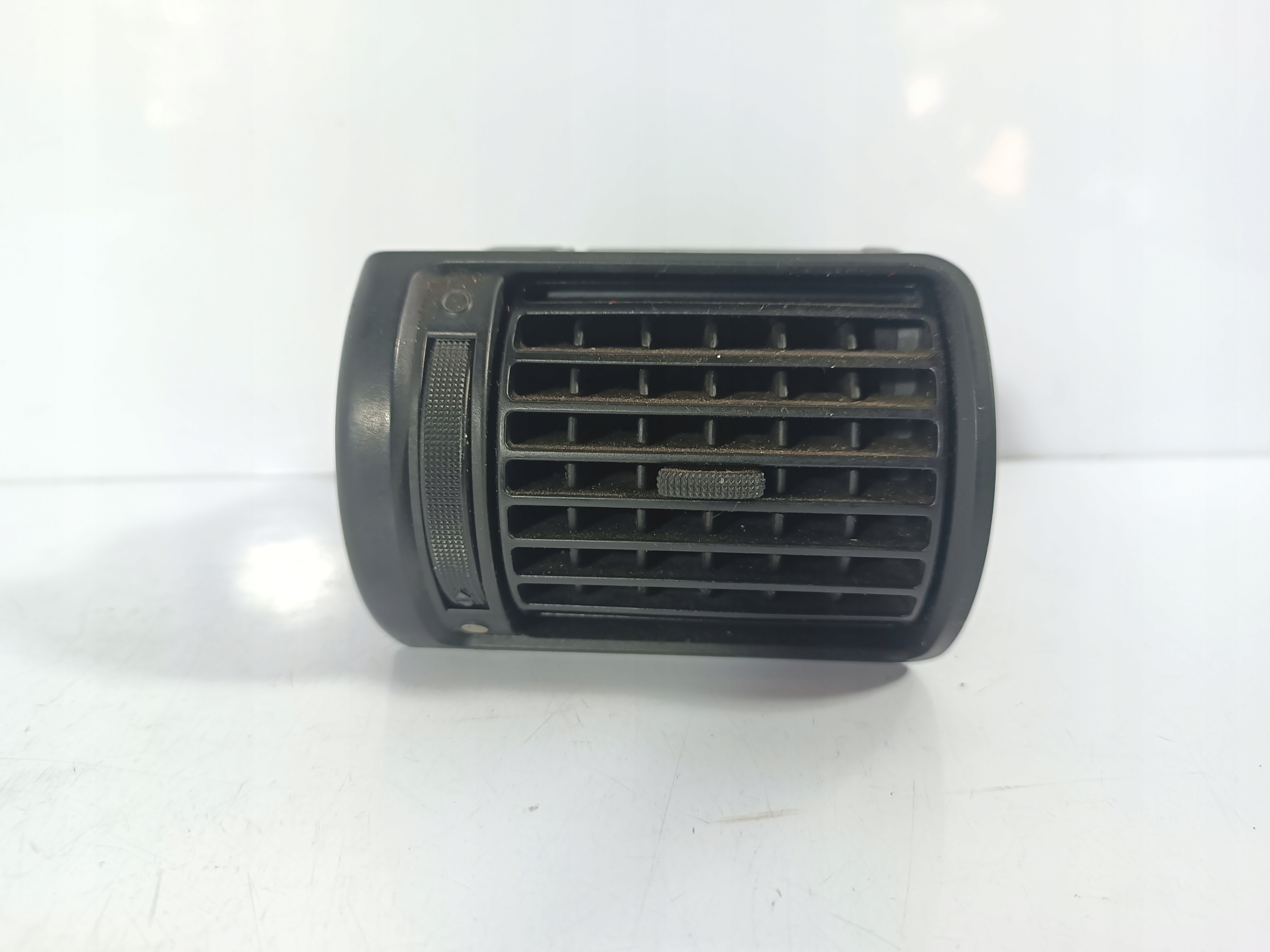 Audi A4 B5 93-01 grid air conditioning devices air left driver´s OE 8D1820901