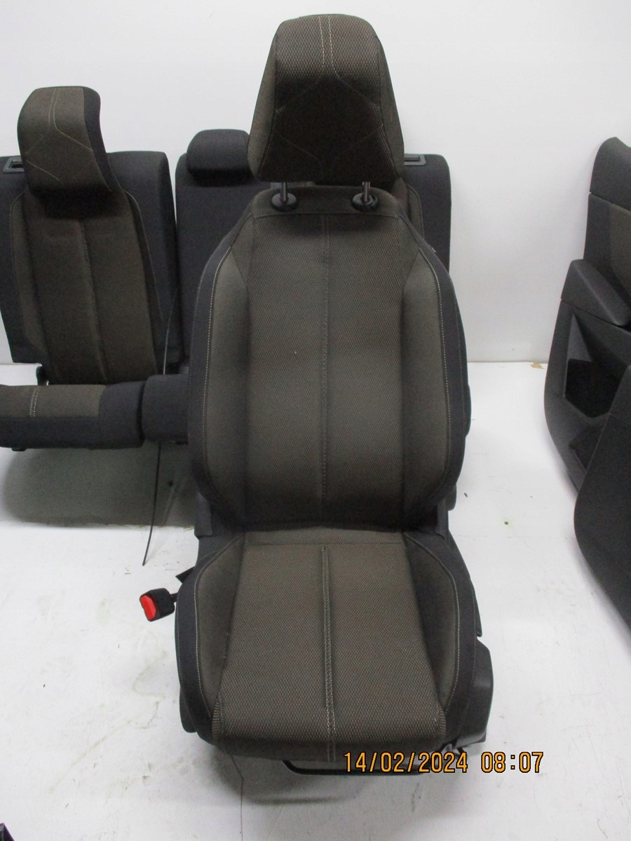 кресла обивка CITROEN DS7 материал