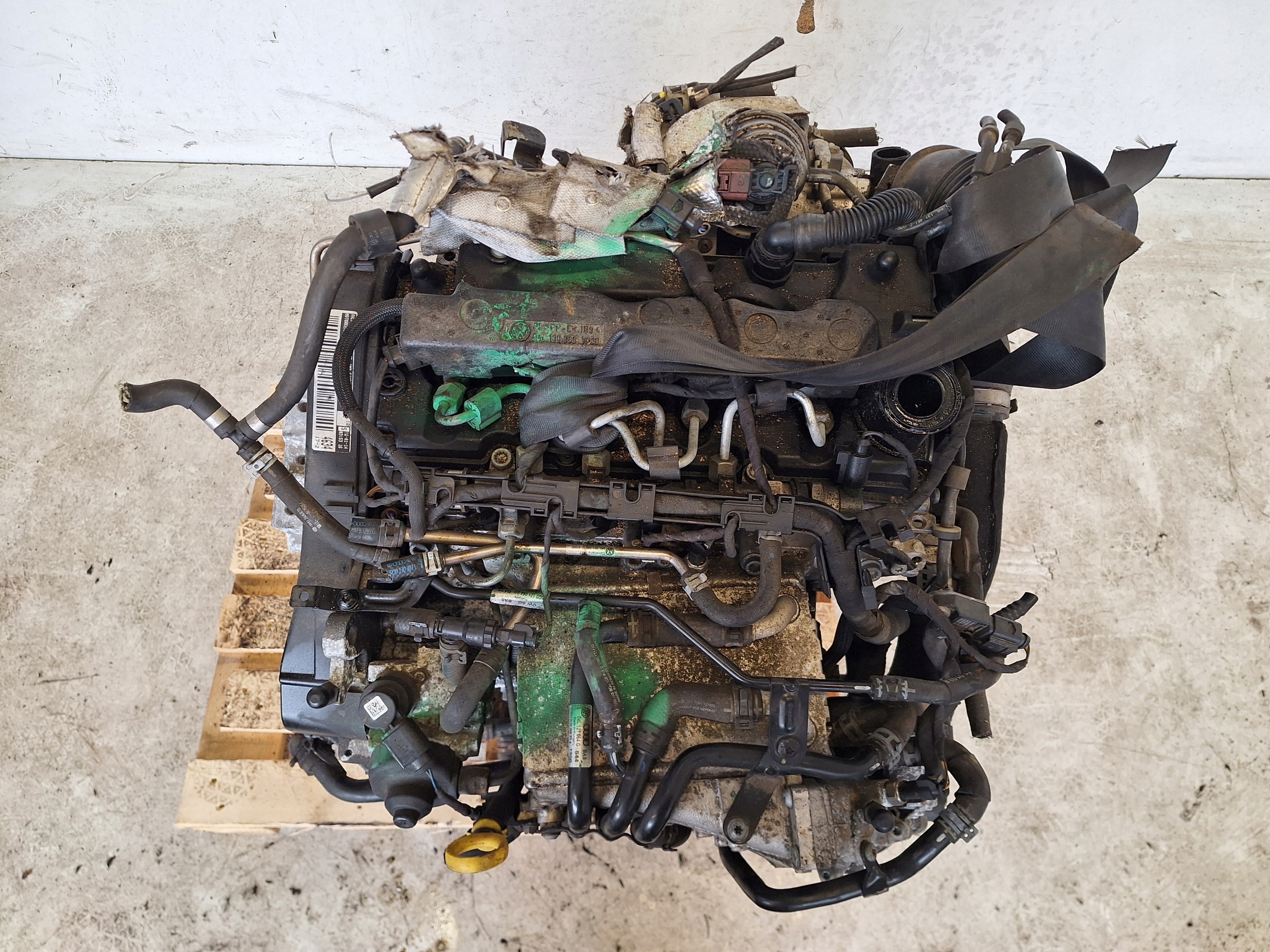 VOLKSWAGEN SEAT SKODA AUDI engine 1.6 TDI CLH 105KM