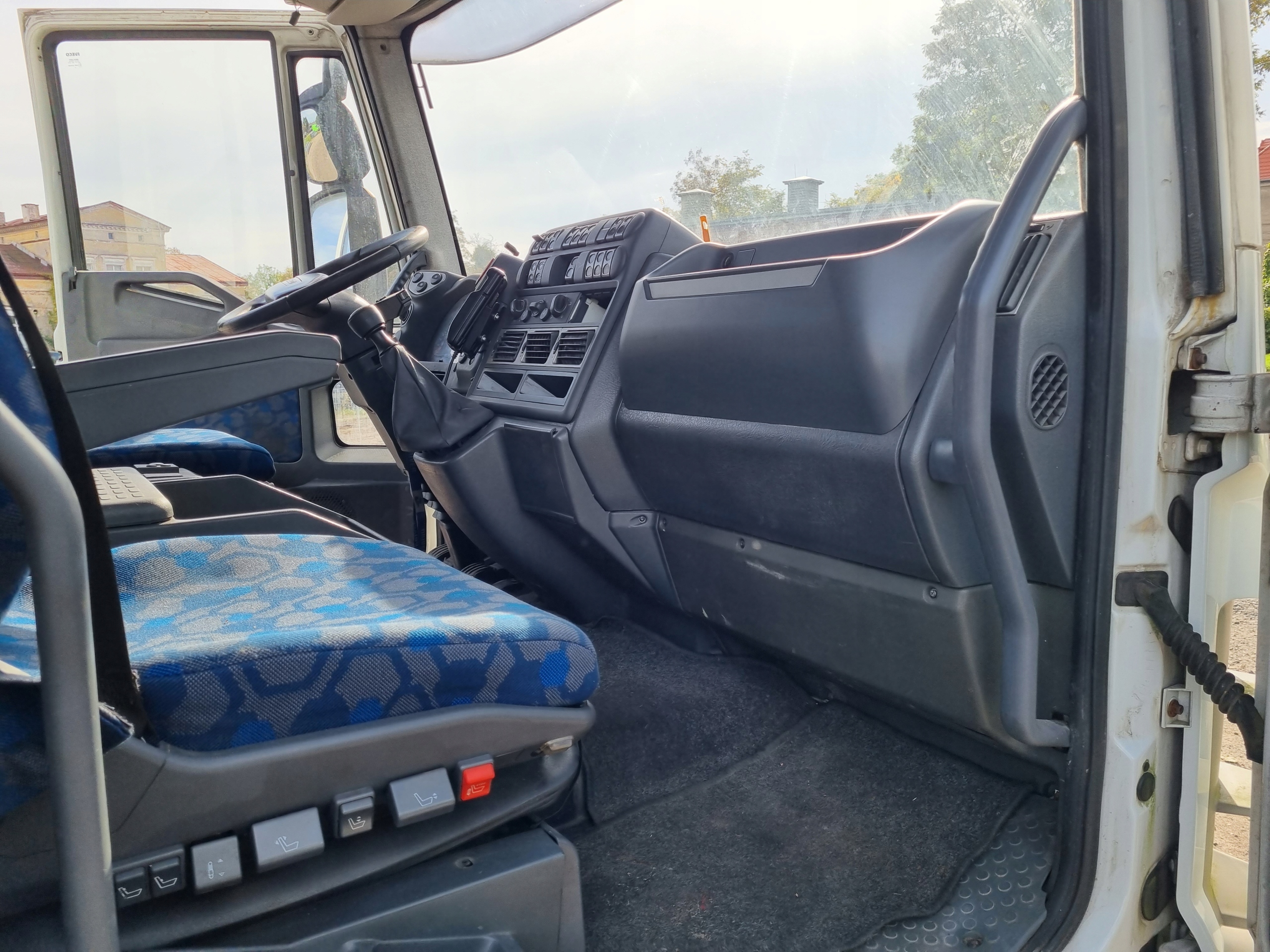 PRZEKŁADKA DO Z ANGLIKA KOKPIT IVECO EUROCARGO Producent części Iveco OE